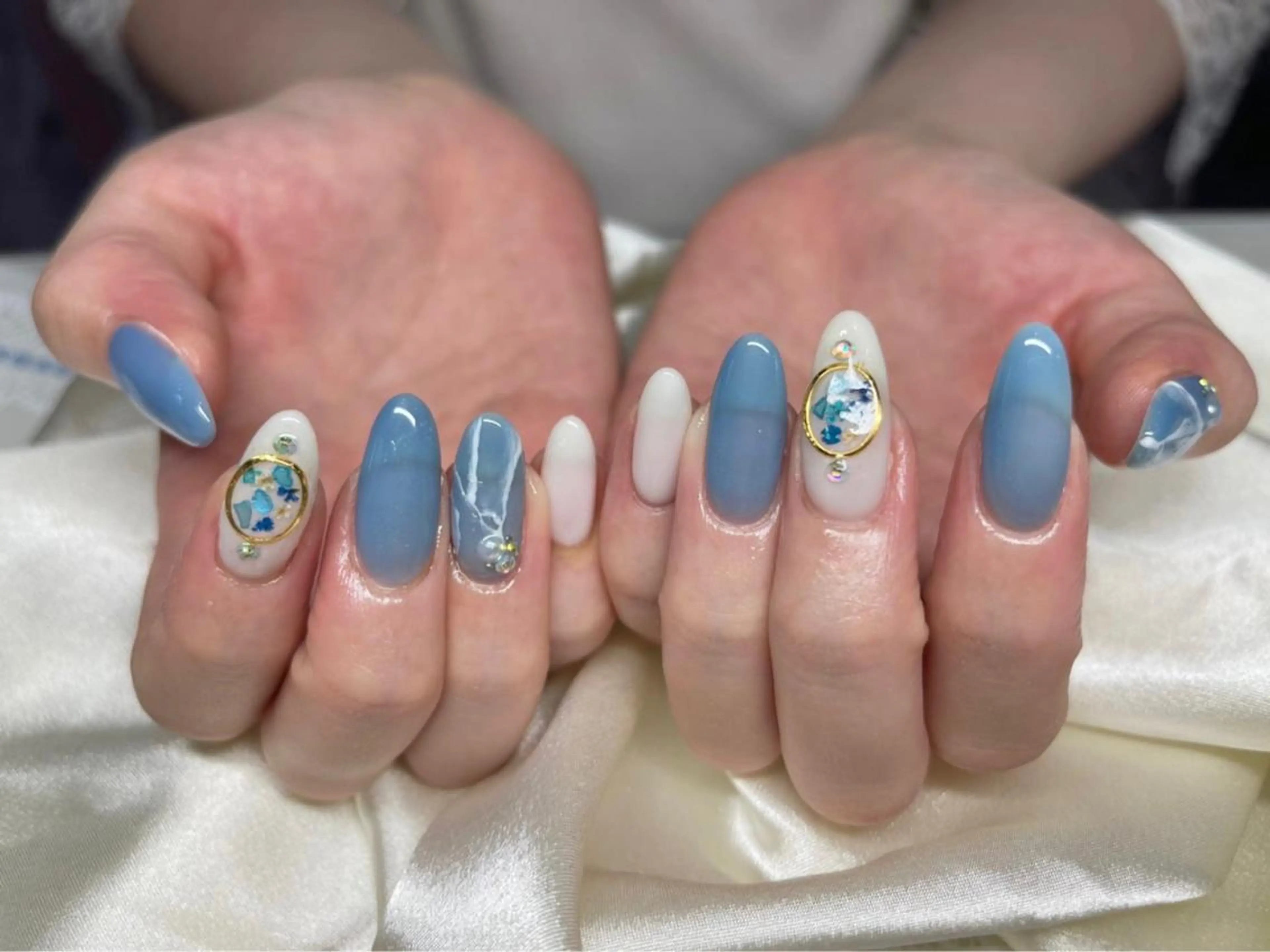 ネイル マツエク・マツパ アイブロウ 韓国風マツエク パリジェンヌラッシュリフト まつげパーマ ワンホンマツエク 長さ出し ハンドネイル Nail&eye Belire 新宿のネイルデザイン