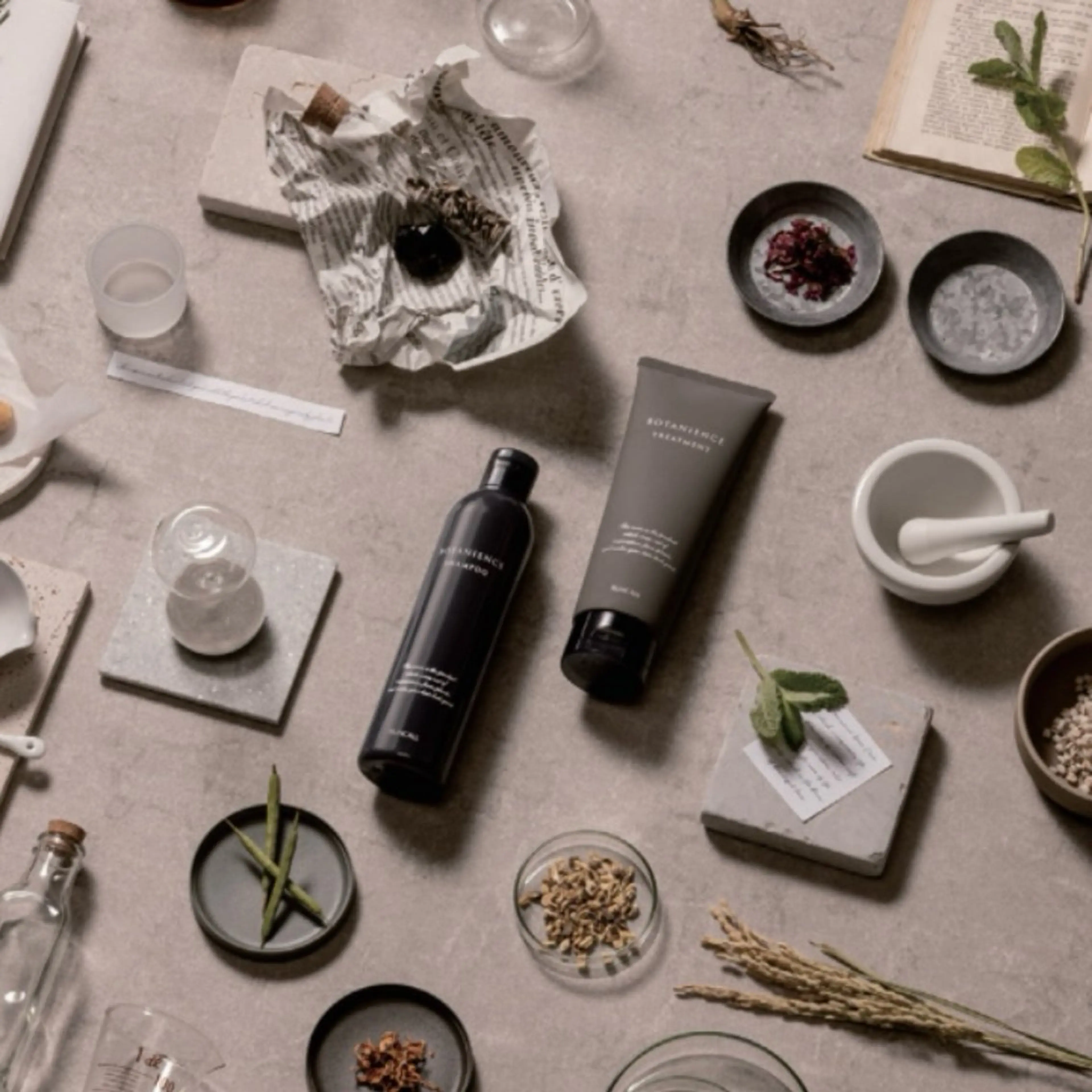 ✨初回✨似合わせカット＋ヘッドスパ 【🔍エイジングケア・匂いケア・ボリュームケア・ミセス】の写真