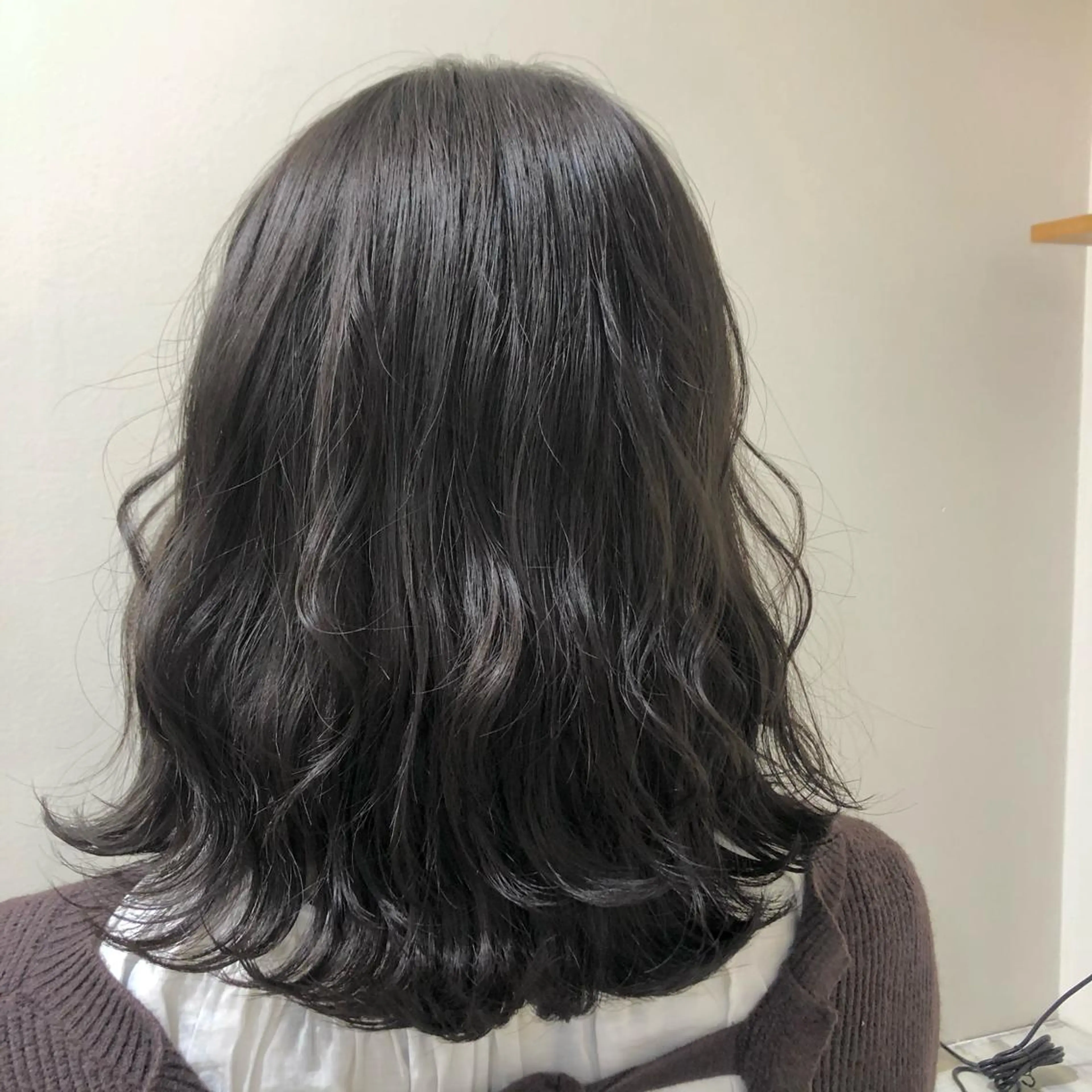 セミロング カット ヘアカラー ニイムラ ミキのヘアスタイル