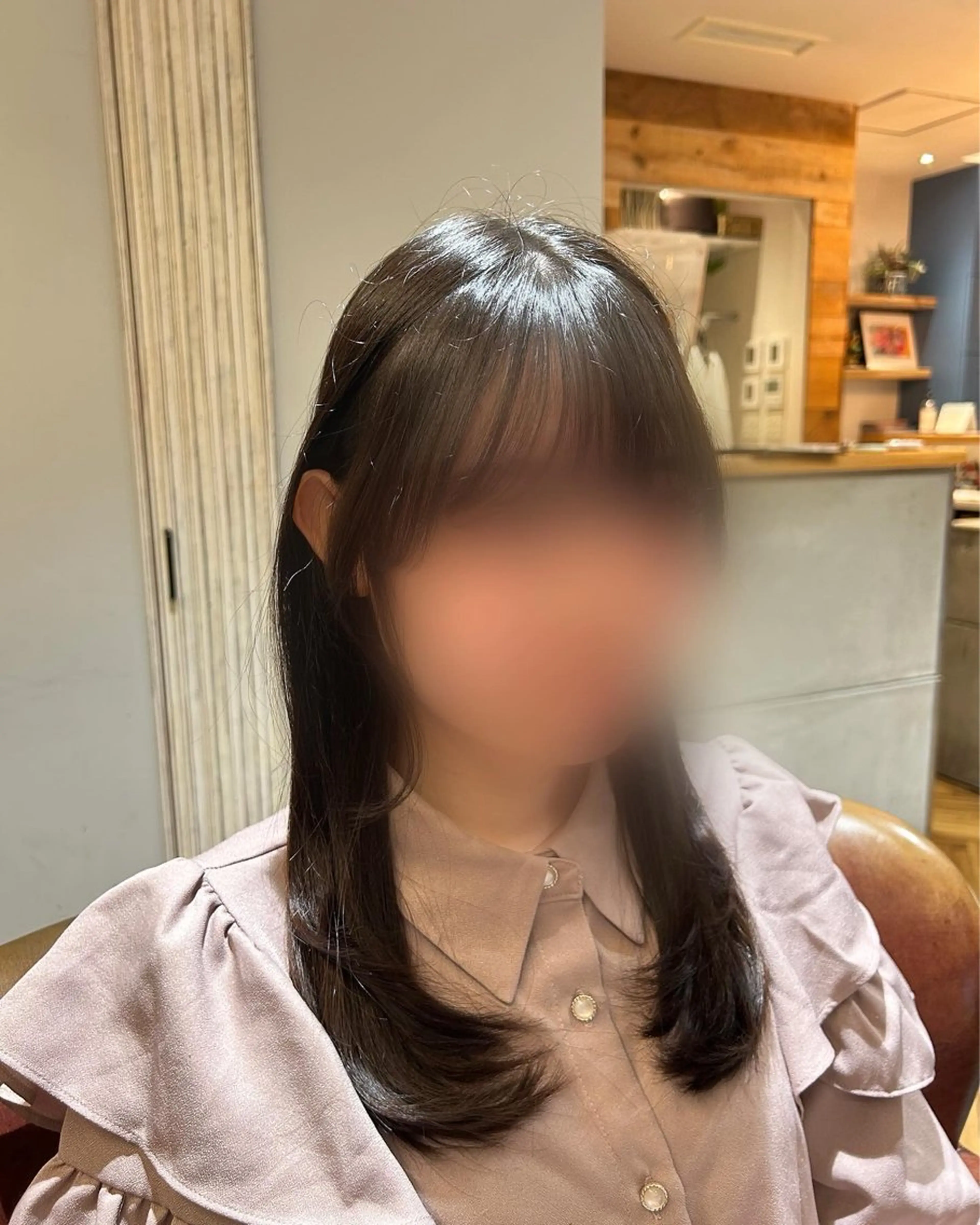 セミロング 三瓶 公子のヘアスタイル