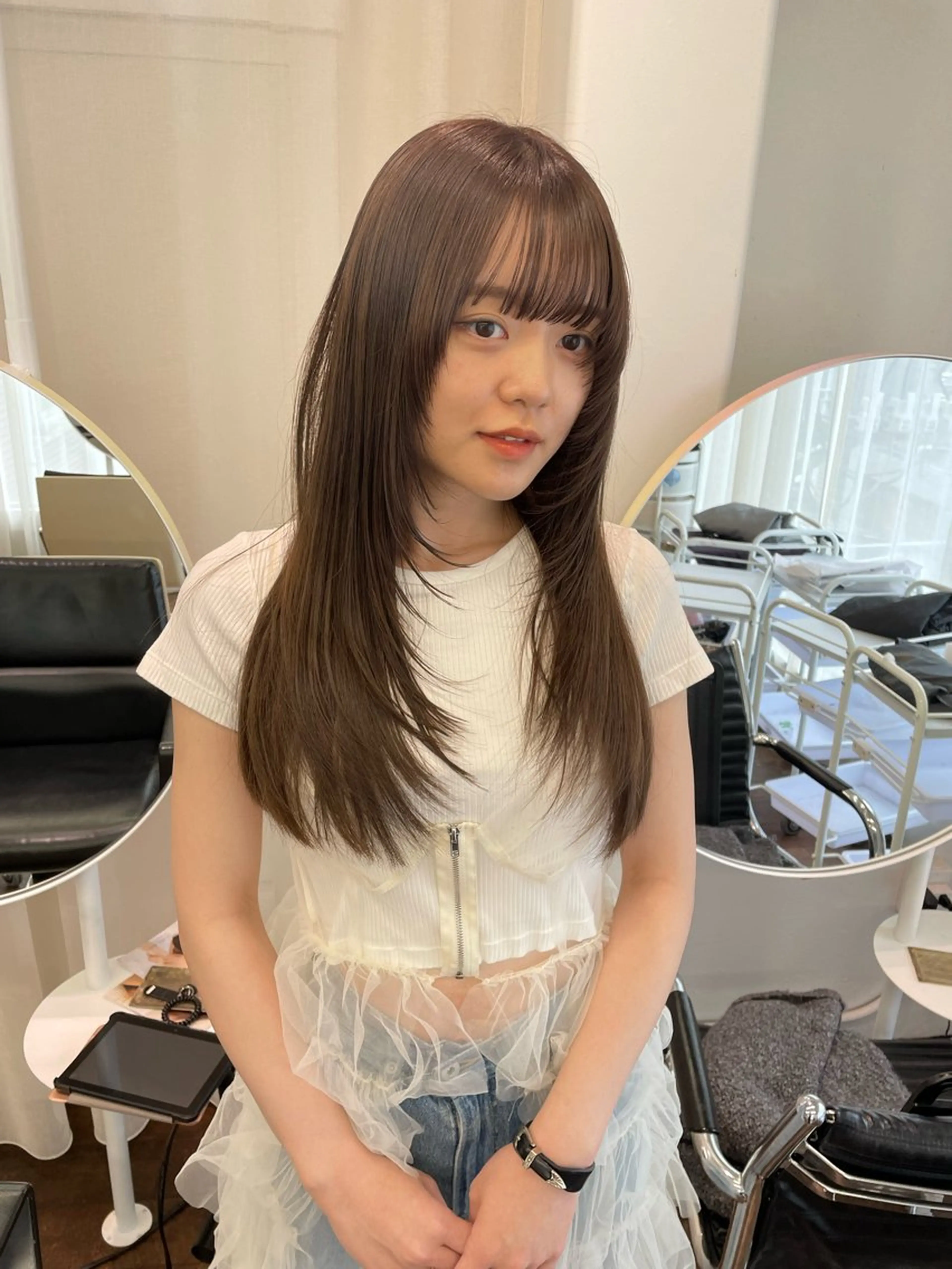 ロング カラー ブリーチ 透明感カラー グレージュ カット ヘアカラー トリートメント レイヤーカット🎀 kanaのヘアスタイル