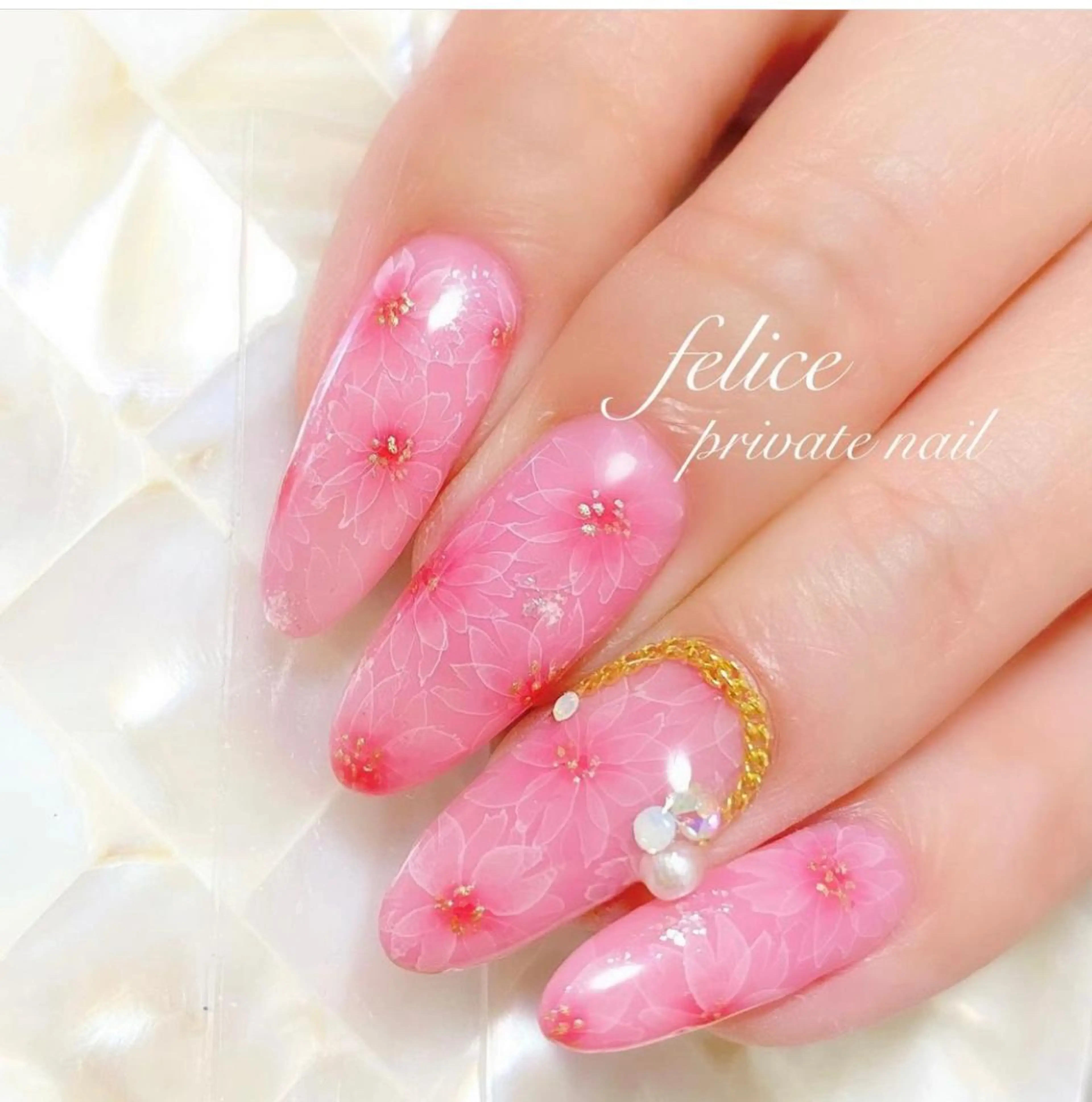 ネイル ジェルネイル ハードジェル スカルプネイル ソフトジェル プライベートサロン Rのネイルデザイン