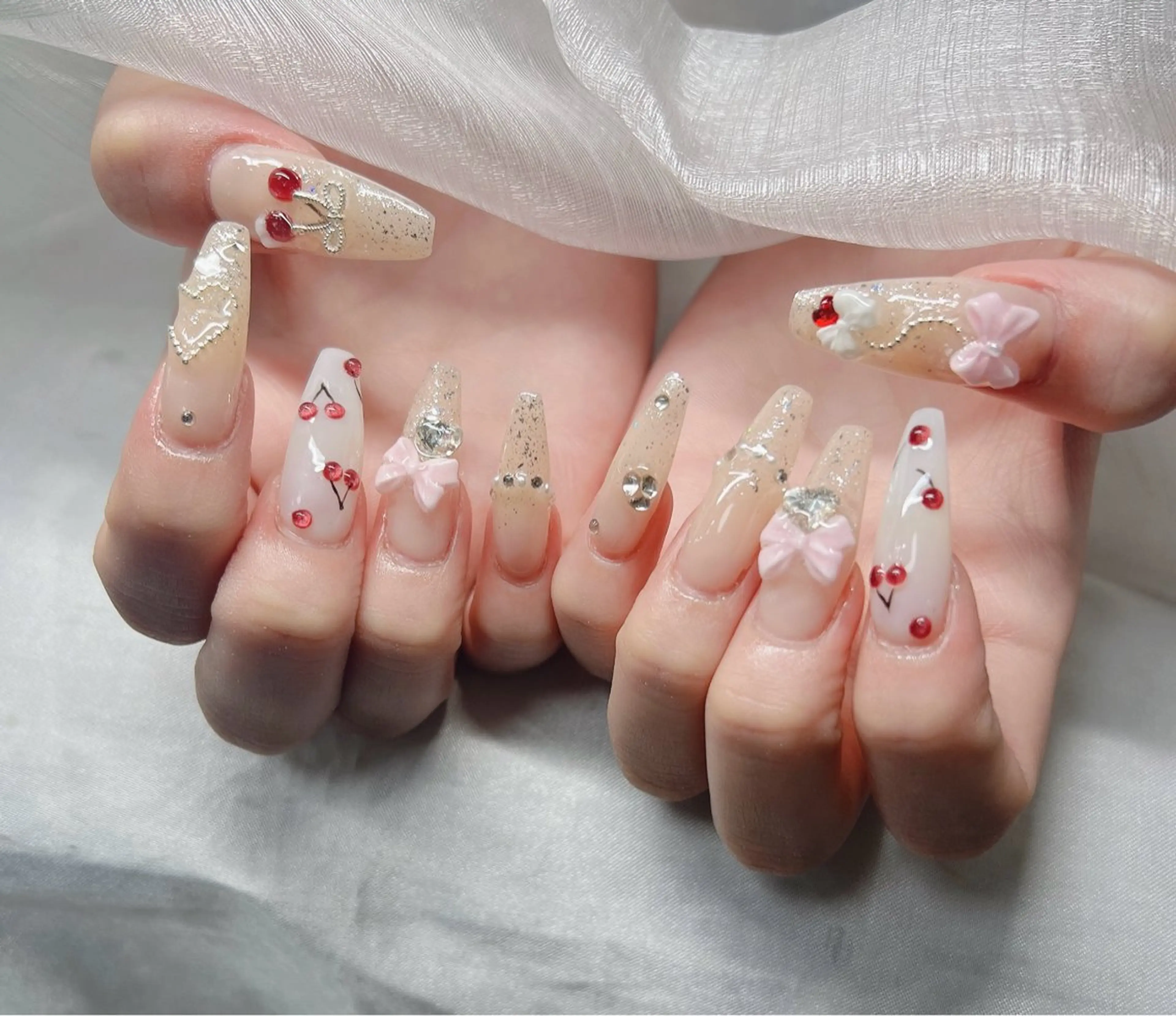 ネイル 長さ出し グラデーション 卒業式 キラキラネイル マグネットネイル ハンドネイル Lee Nailsのネイルデザイン