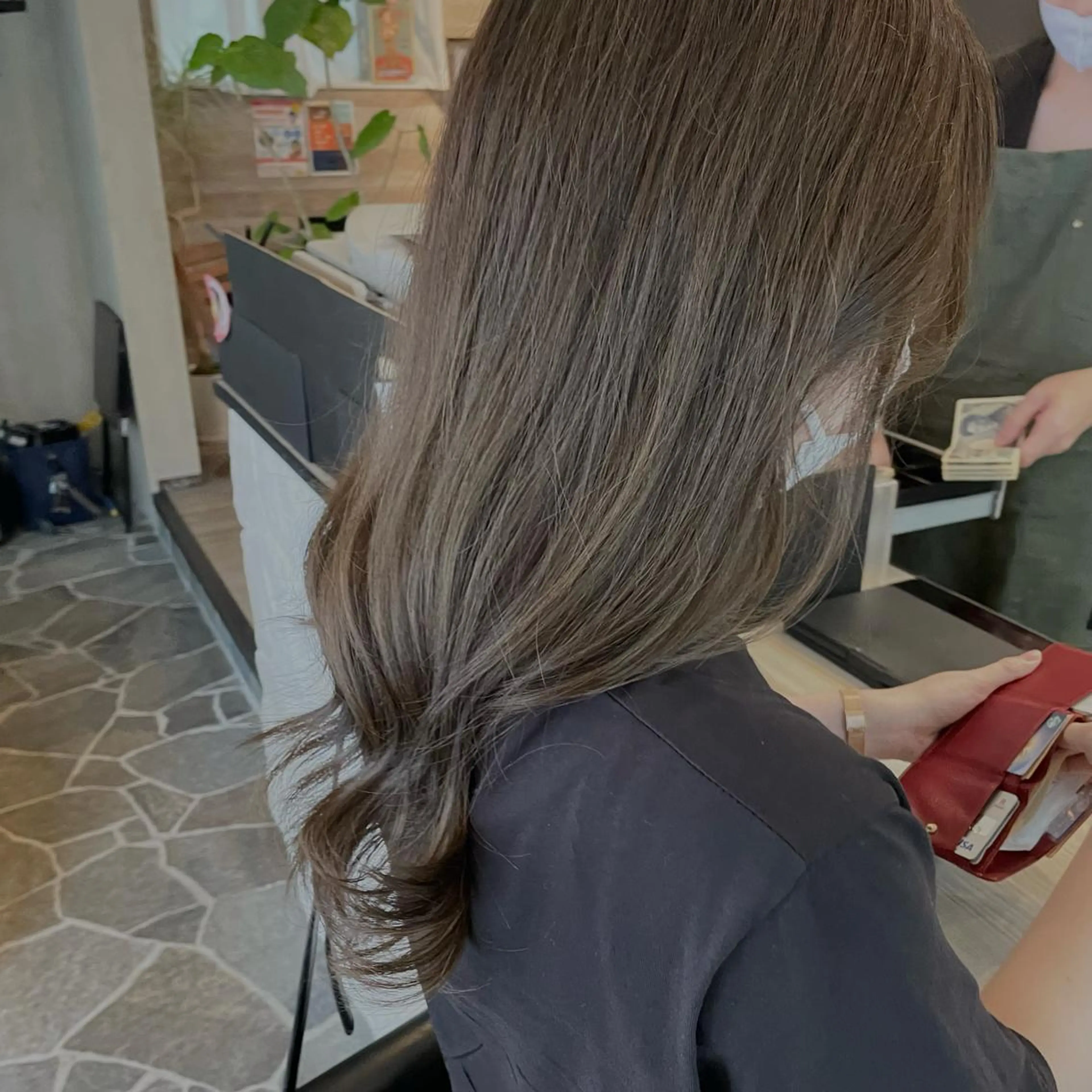 セミロング カラー ベージュカラー オリーブベージュ 上原 麻彩のマツエク・マツパデザイン