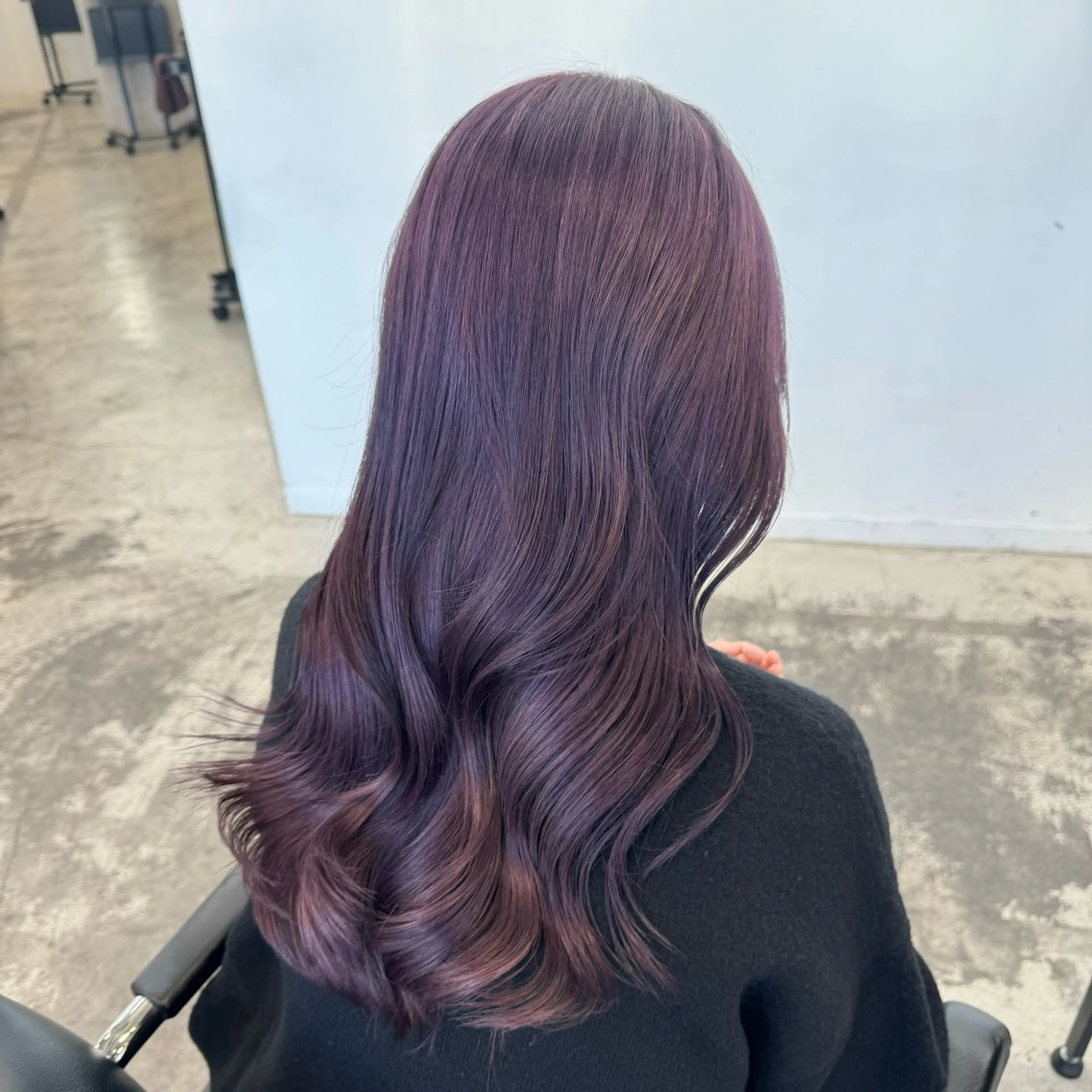 セミロング カラー 🌼動き×透明感🩵 ハイトーン/ナナのヘアスタイル