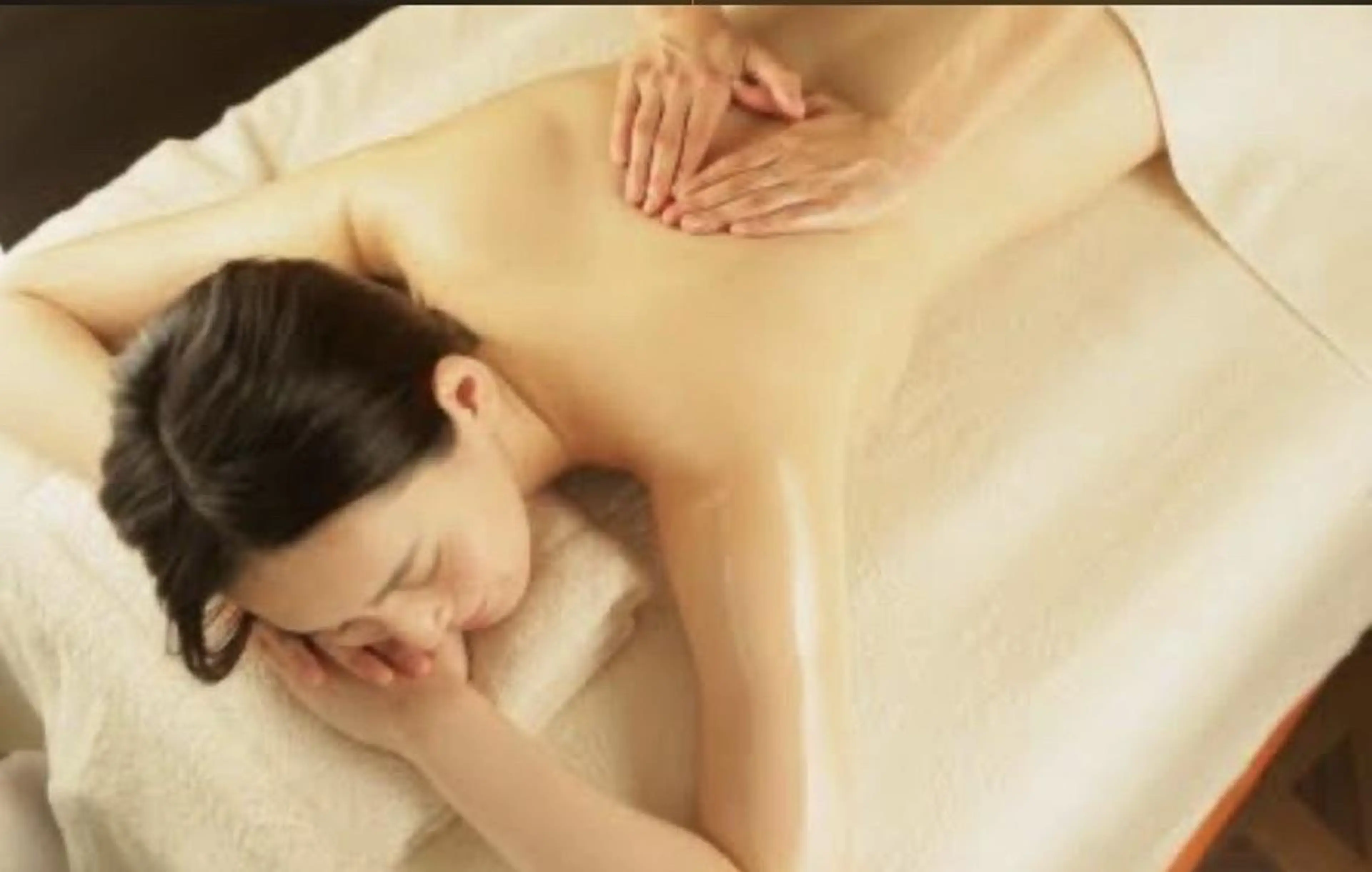 アロママッサージ(ヘッドマッサージ付)60分の写真