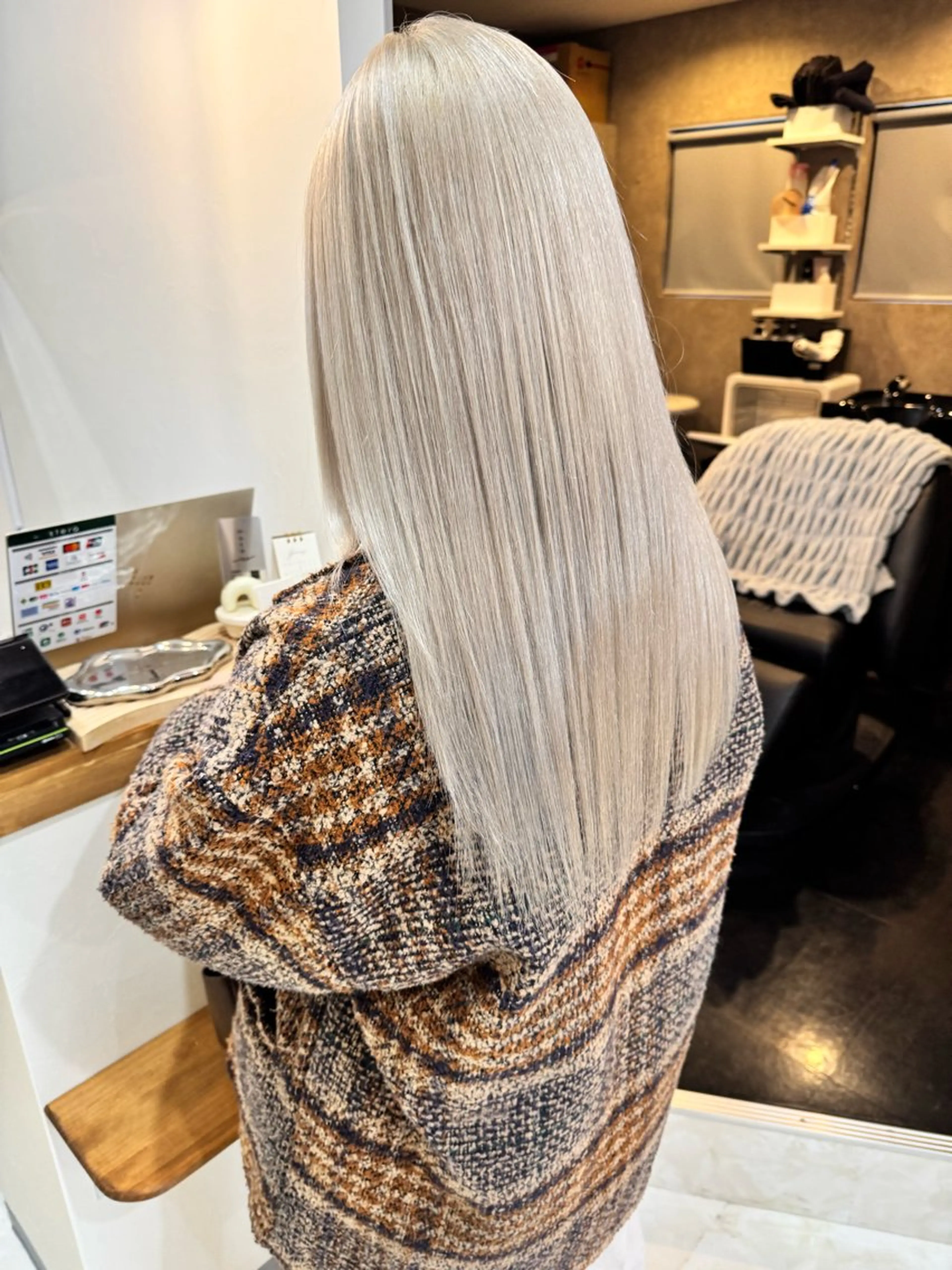 ロング カラー ヘアカラー トリートメント コイデ リュウセイのヘアスタイル