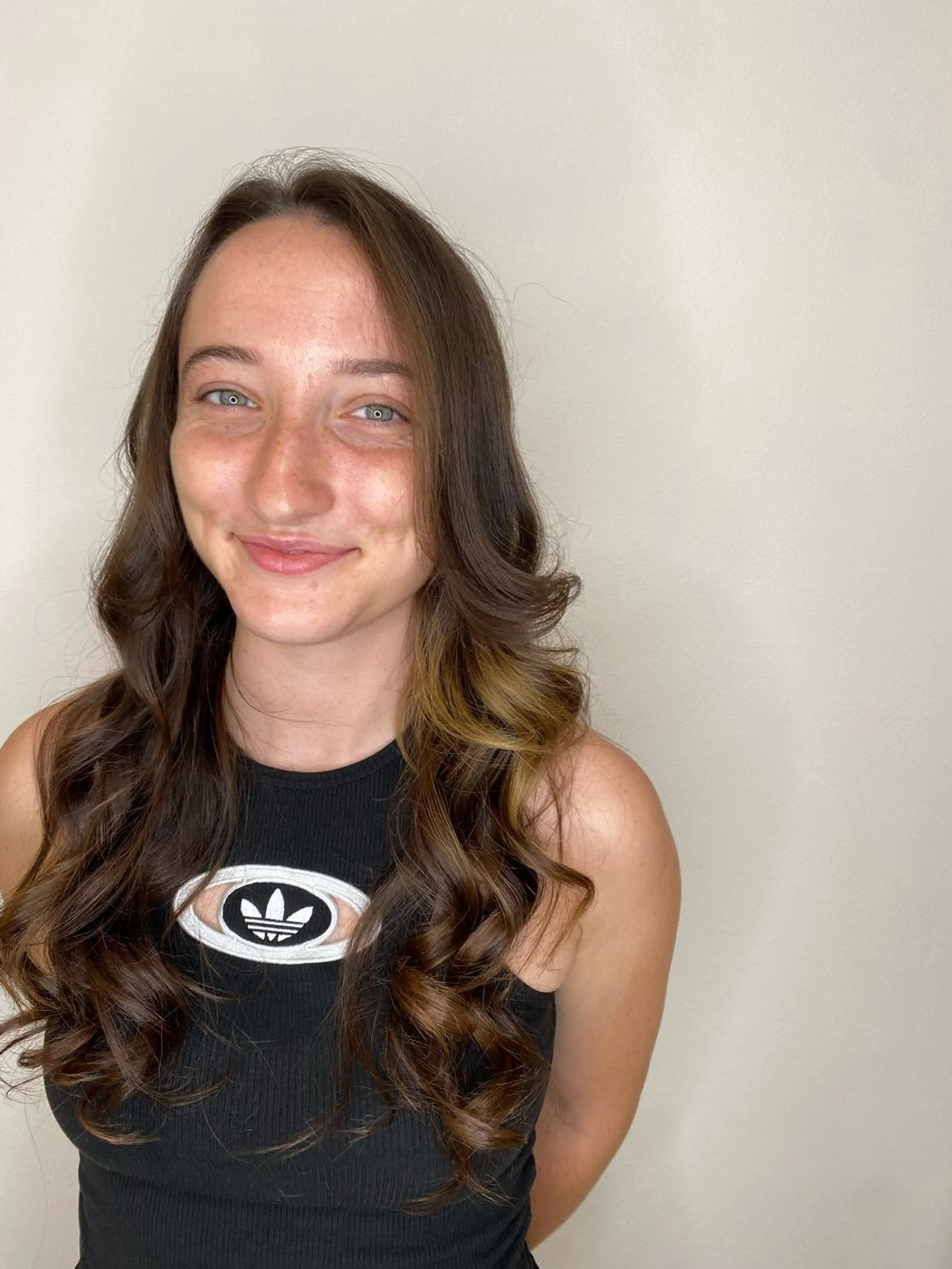 ロング ロングレイヤー レイヤーカット ロング カット ヘアカラー トリートメント Avalon所属・Hiroshi ヒロシのヘアスタイル