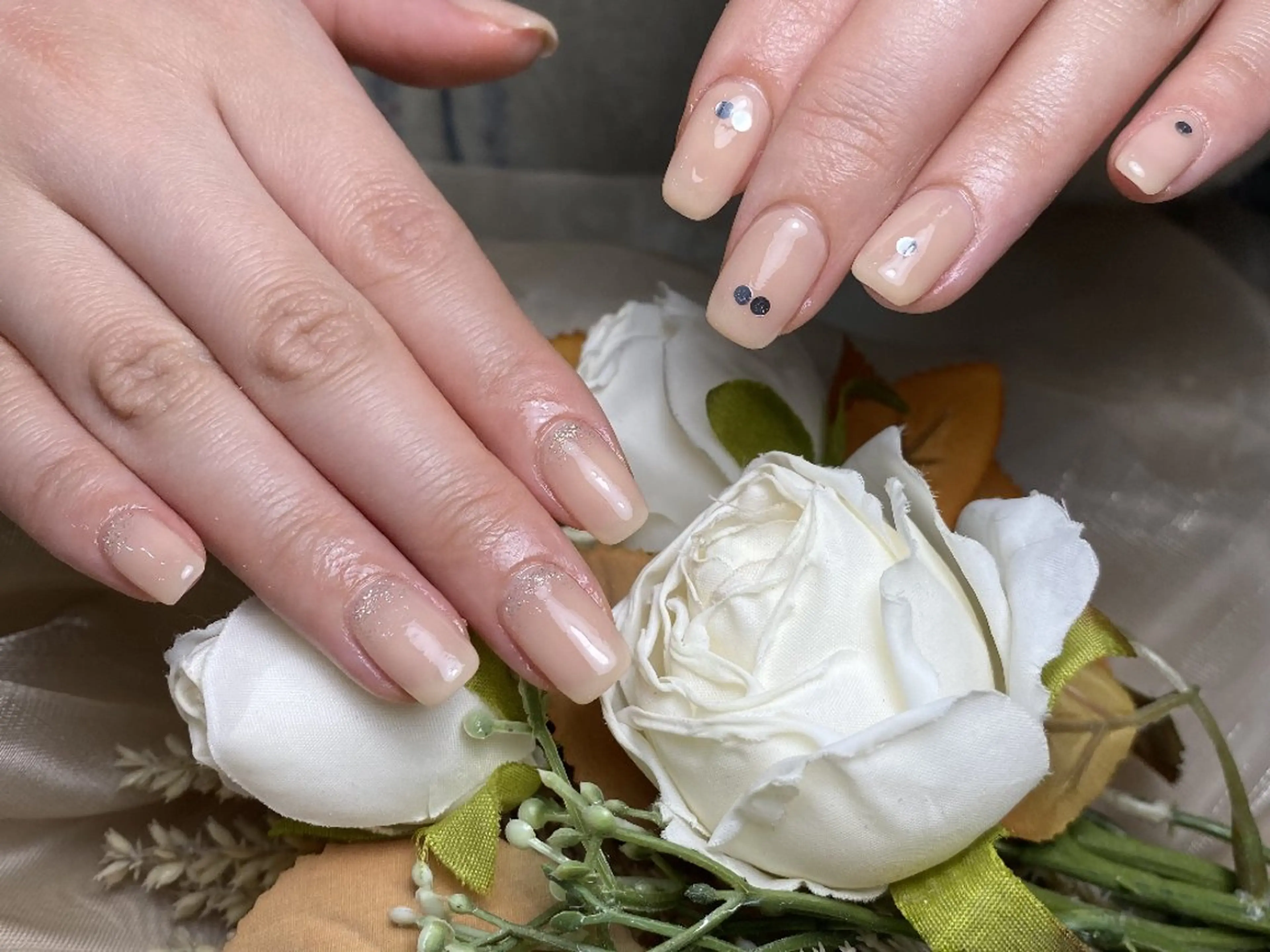 ネイル フラワーネイル フットネイル フレンチネイル ガーリー キラキラネイル ハンドネイル UM Nail Salonのネイルデザイン