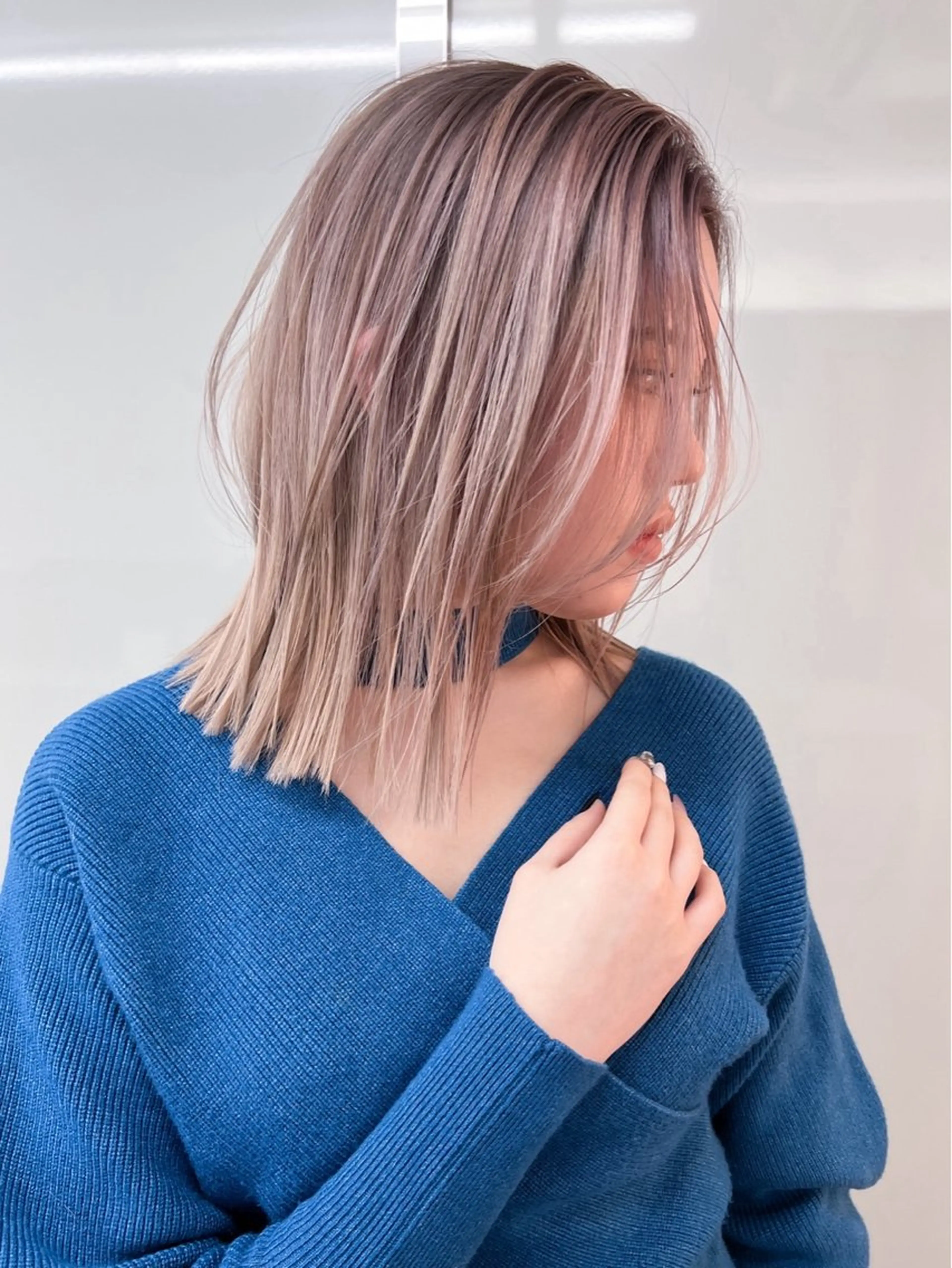 ミディアム Rlino所属・ﾊｲﾗｲﾄ/ﾚｲﾔｰ ｶｯﾄ/大嶽謙のヘアスタイル