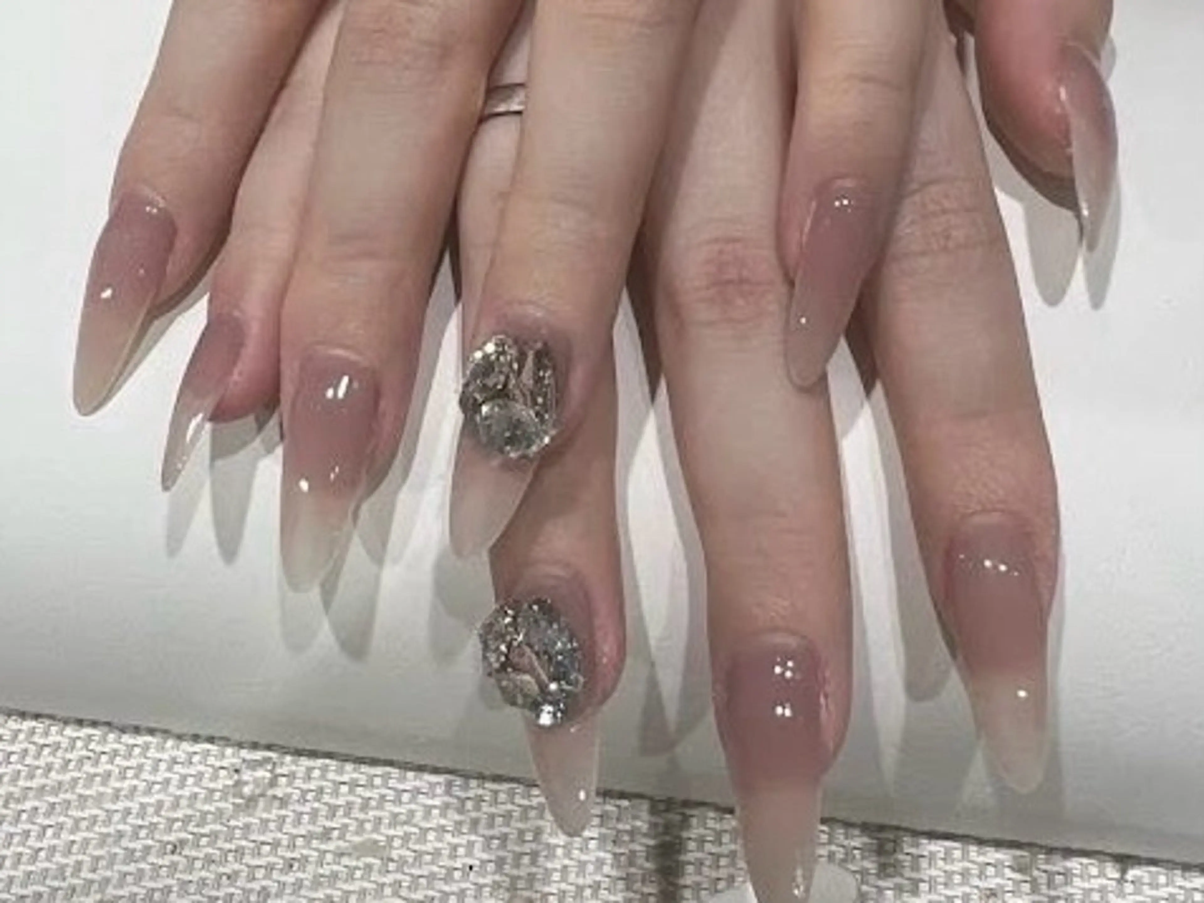 ネイル アートネイル クリアネイル フレンチネイル ガーリー キラキラネイル ハンドネイル モリ アユミのネイルデザイン