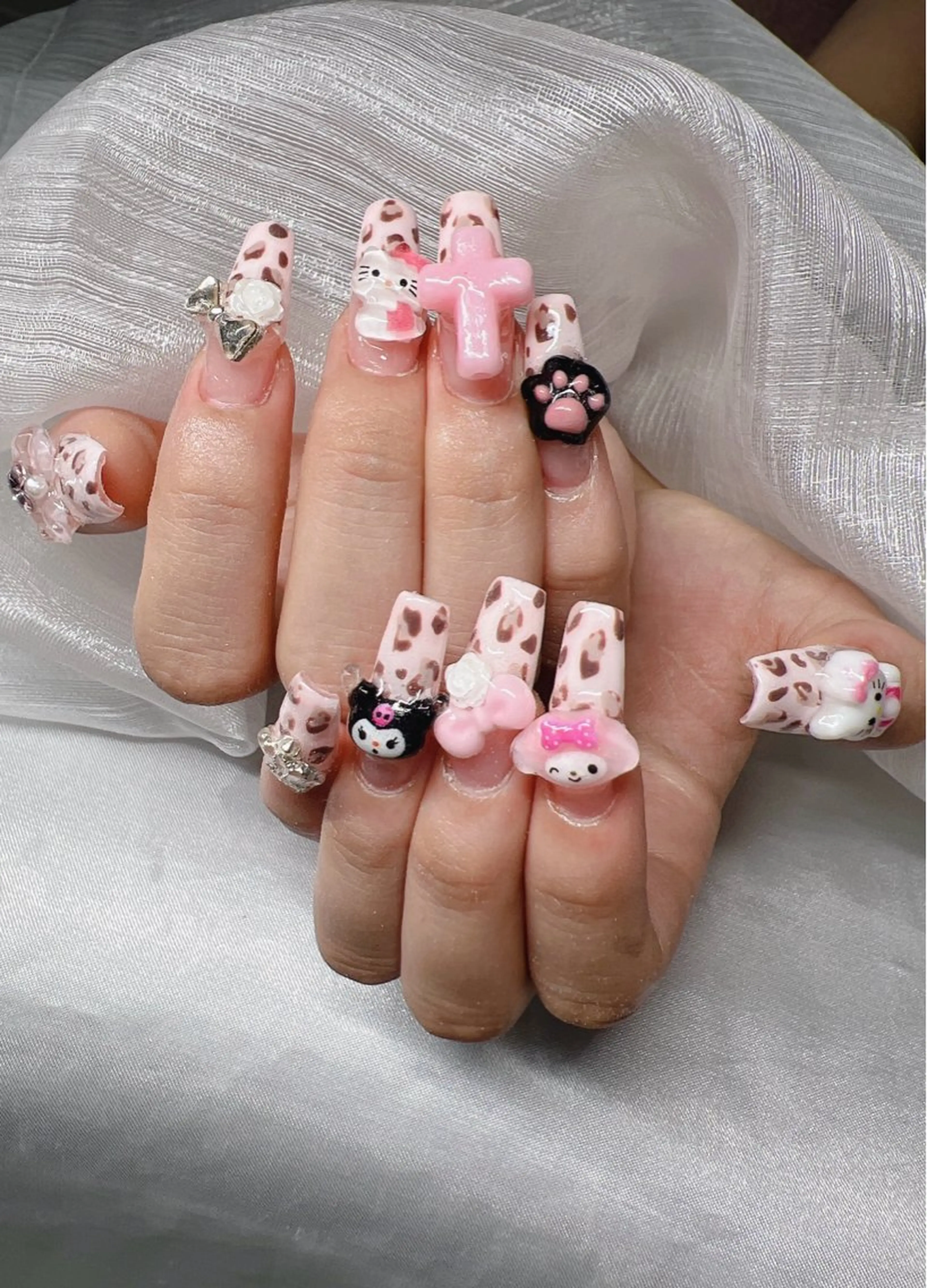 ネイル 長さ出し グラデーション 卒業式 キラキラネイル マグネットネイル ハンドネイル Lee Nailsのネイルデザイン