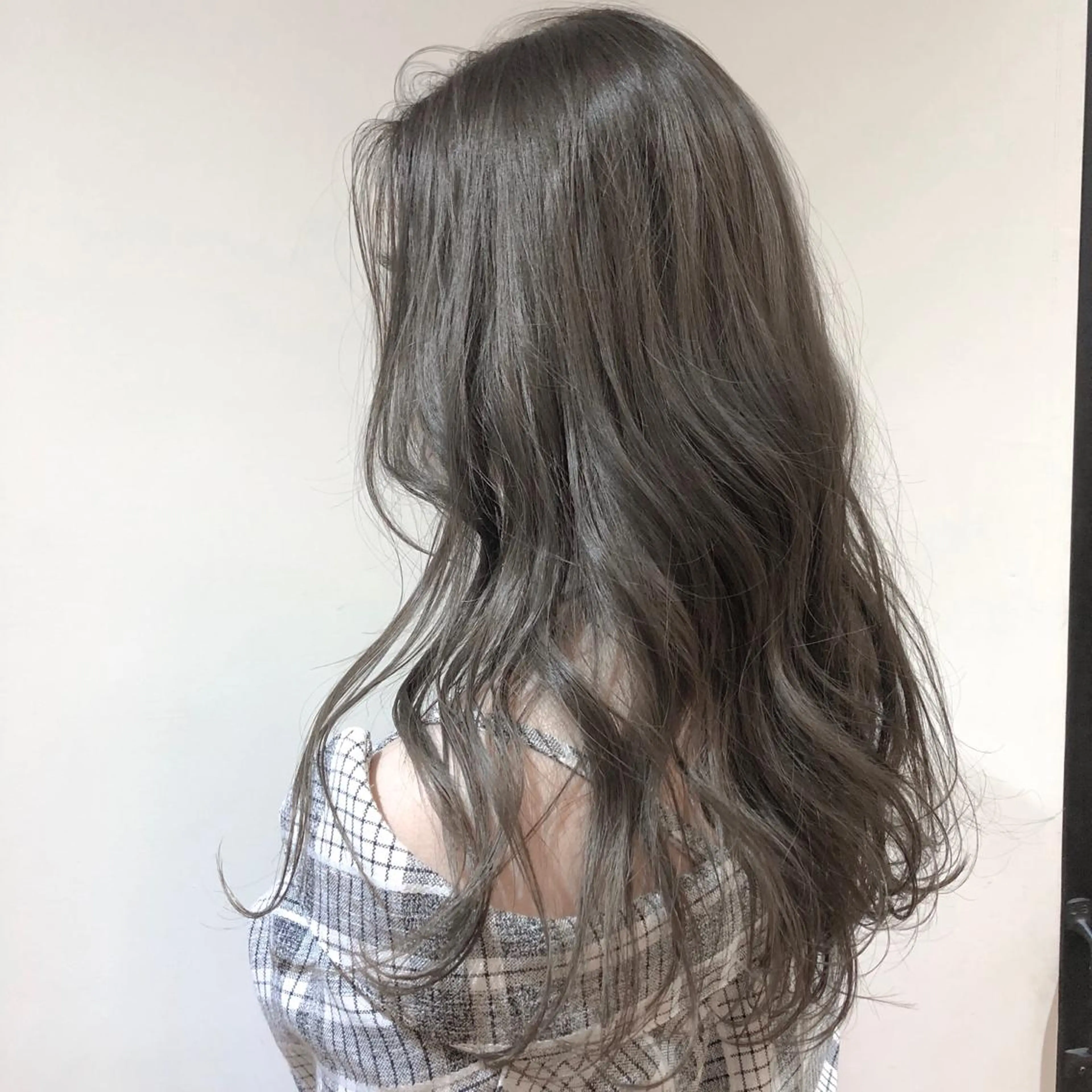 セミロング カラー INTRO.by Fi-Ne所属・韓国ヘア 店長NEGIのヘアスタイル