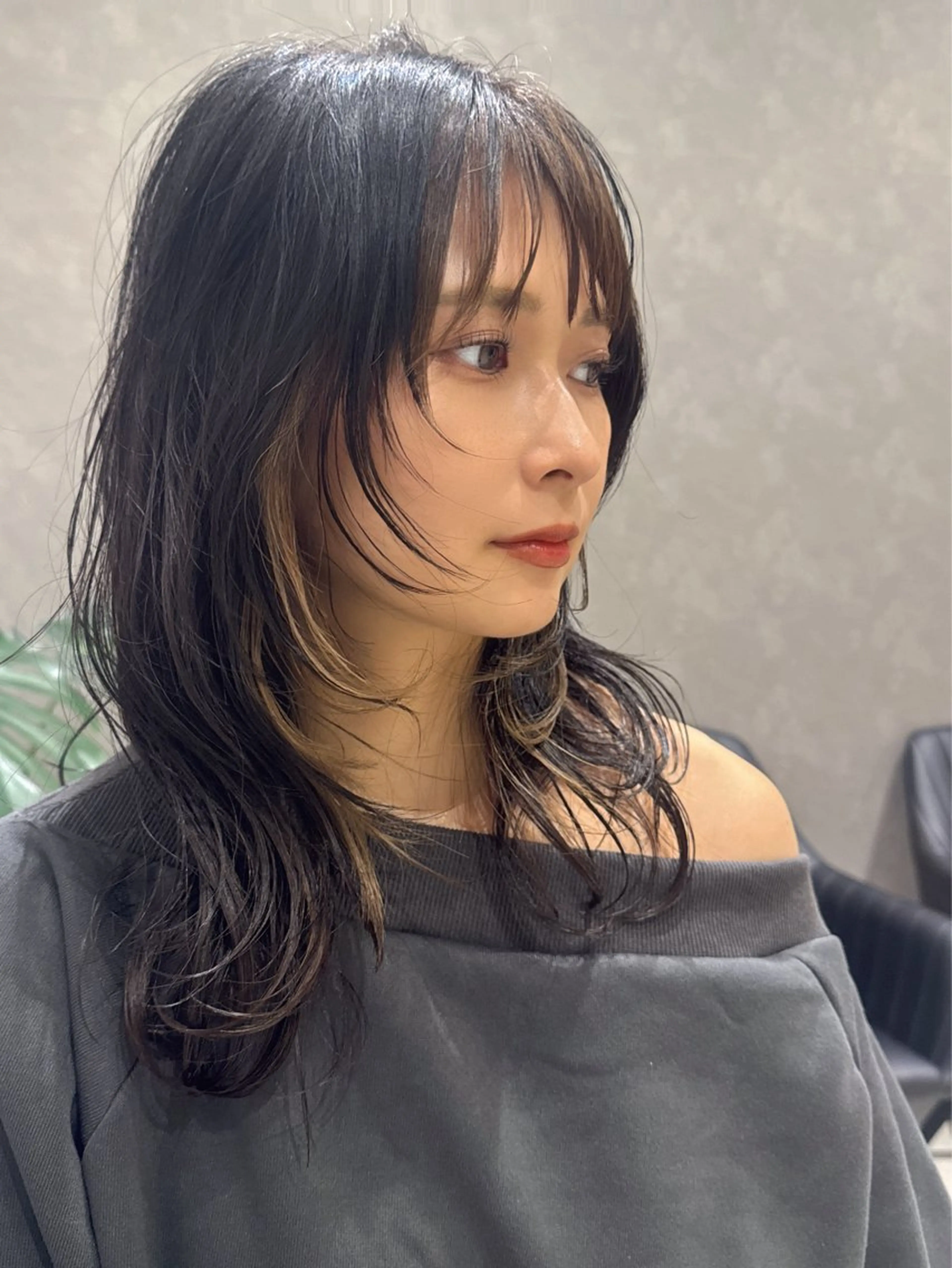 ミディアム レイヤーカット リルウヘアー 天王寺のヘアスタイル