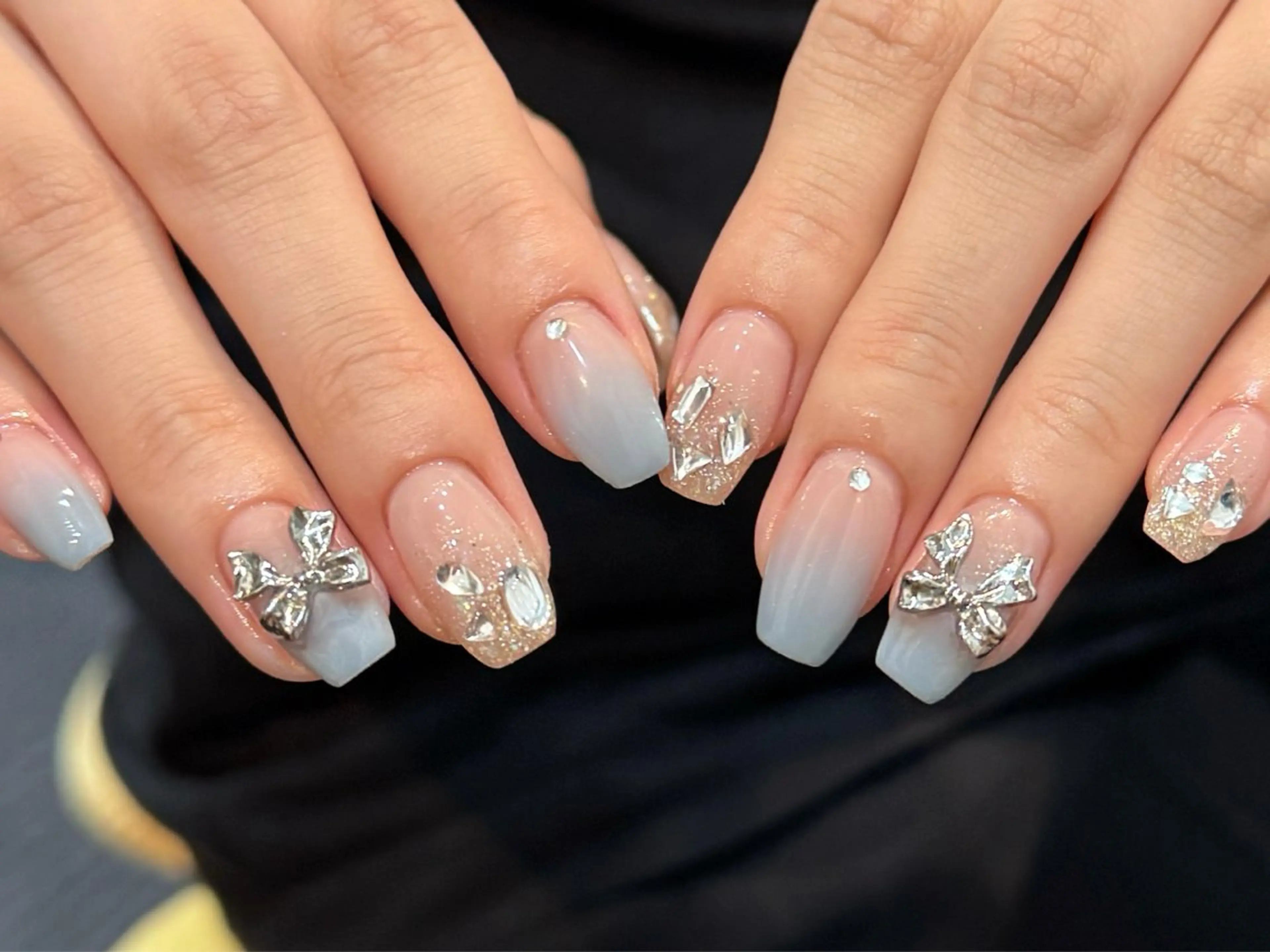 ネイル オーロラネイル 長さ出し フレンチネイル ジェルネイル ガラスフレンチ Rela・S NAILのネイルデザイン