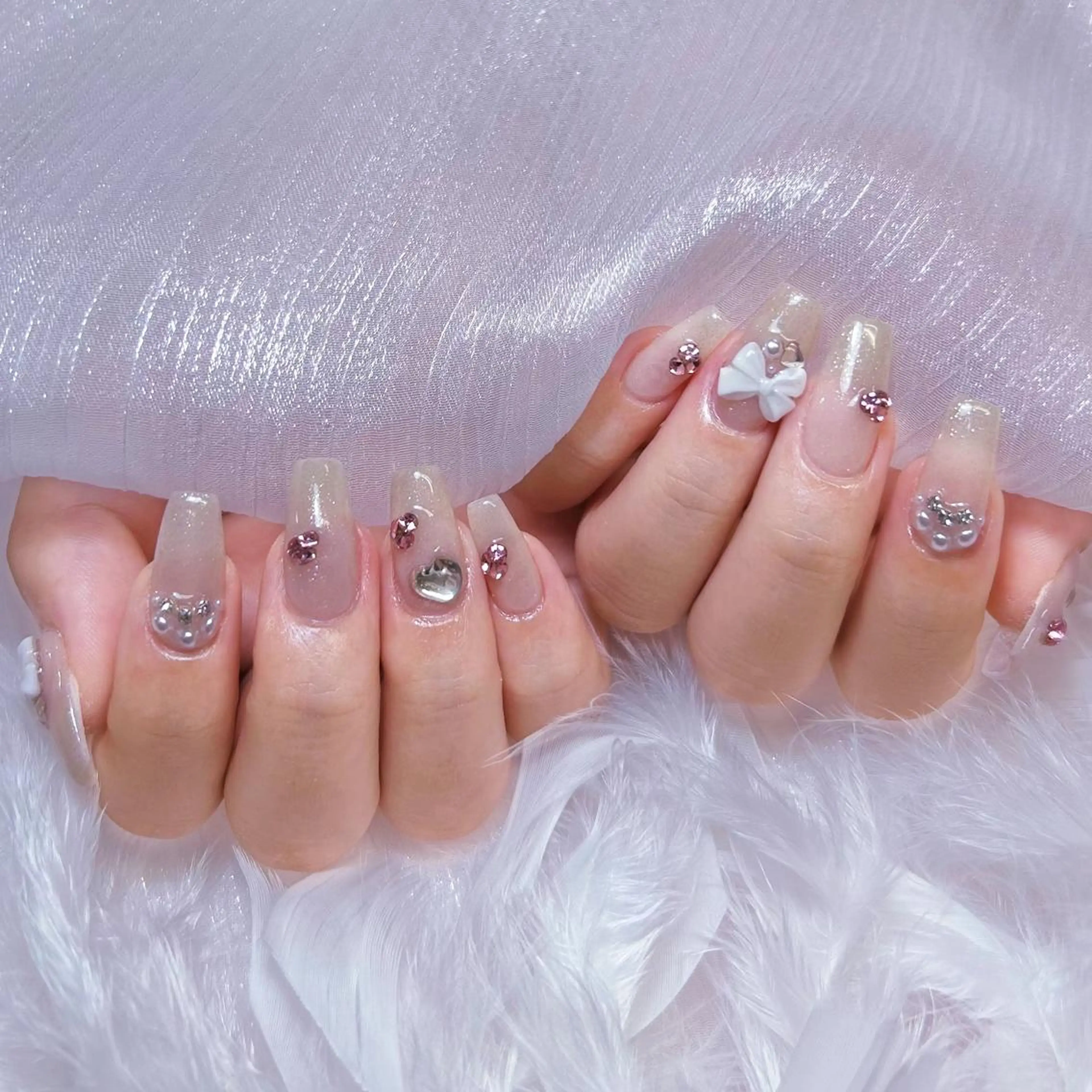 ネイル アートネイル オーロラネイル ガーリー キラキラネイル 韓国ネイル DIAMOND NailStudioのネイルデザイン