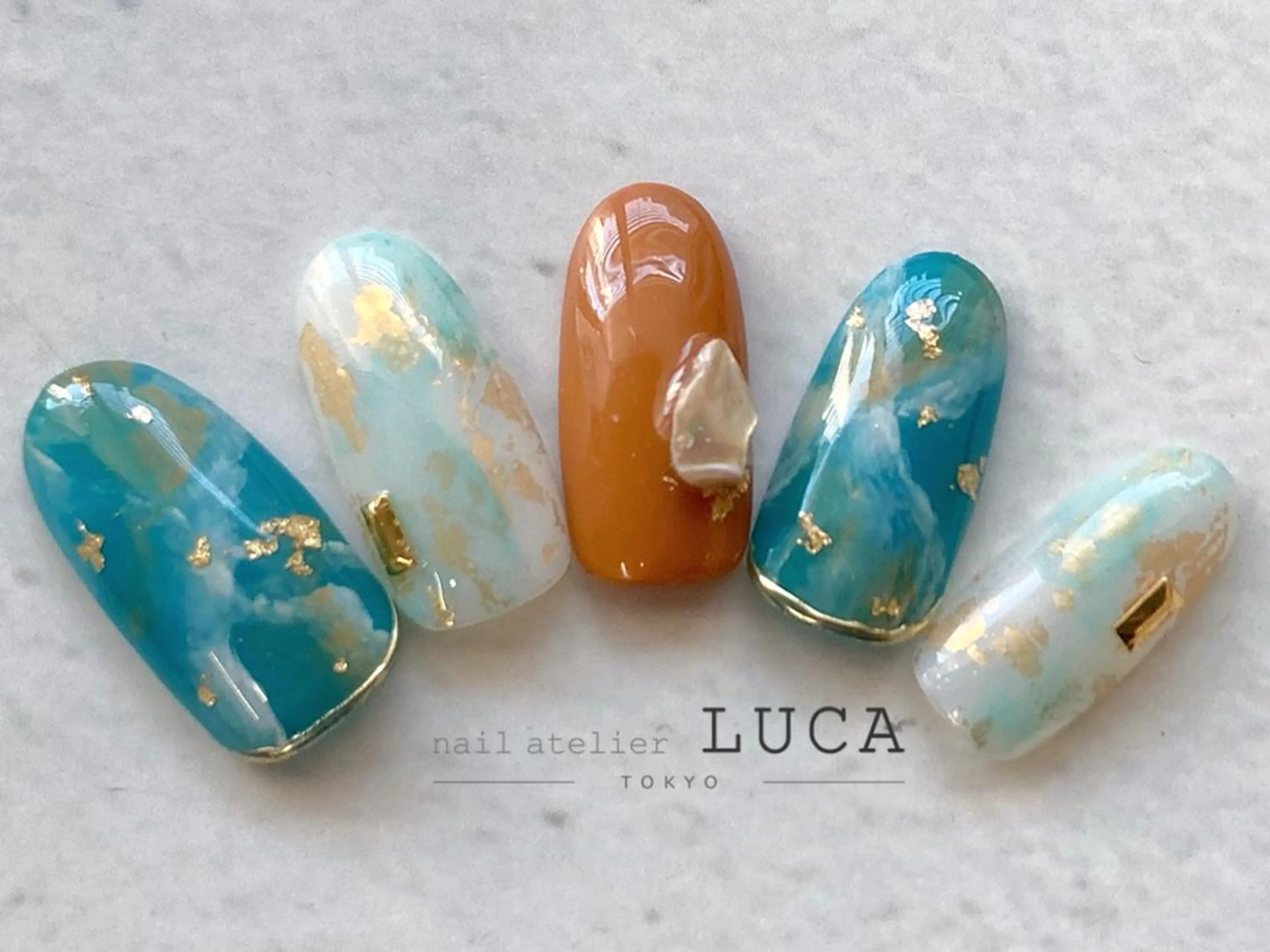 ネイル アートネイル オーロラネイル クリアネイル 長さ出し フットネイル ハンドネイル ネイルアトリエルカ スタッフのネイルデザイン