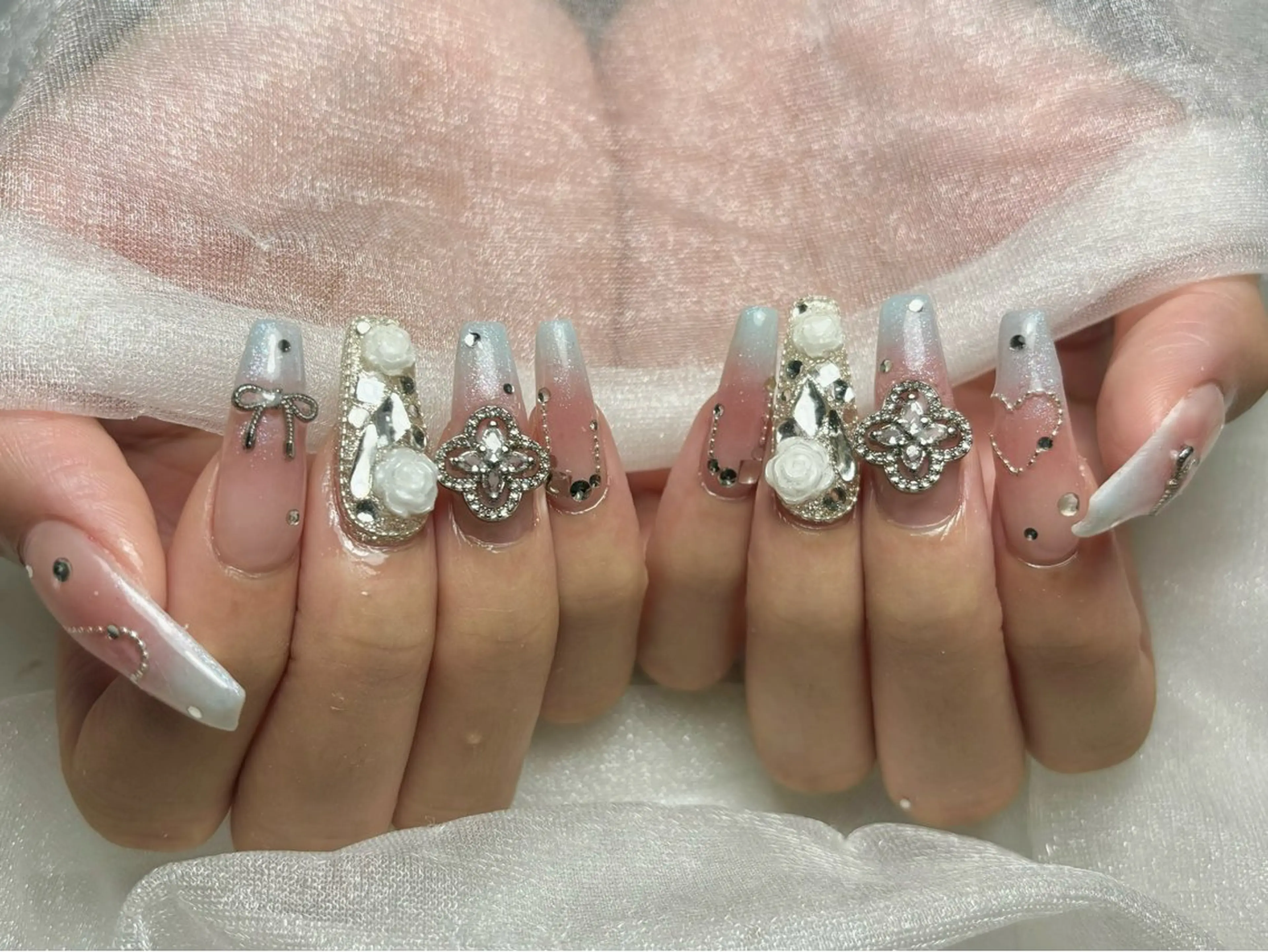 ネイル Roi〈ロワ〉 Akariのネイルデザイン