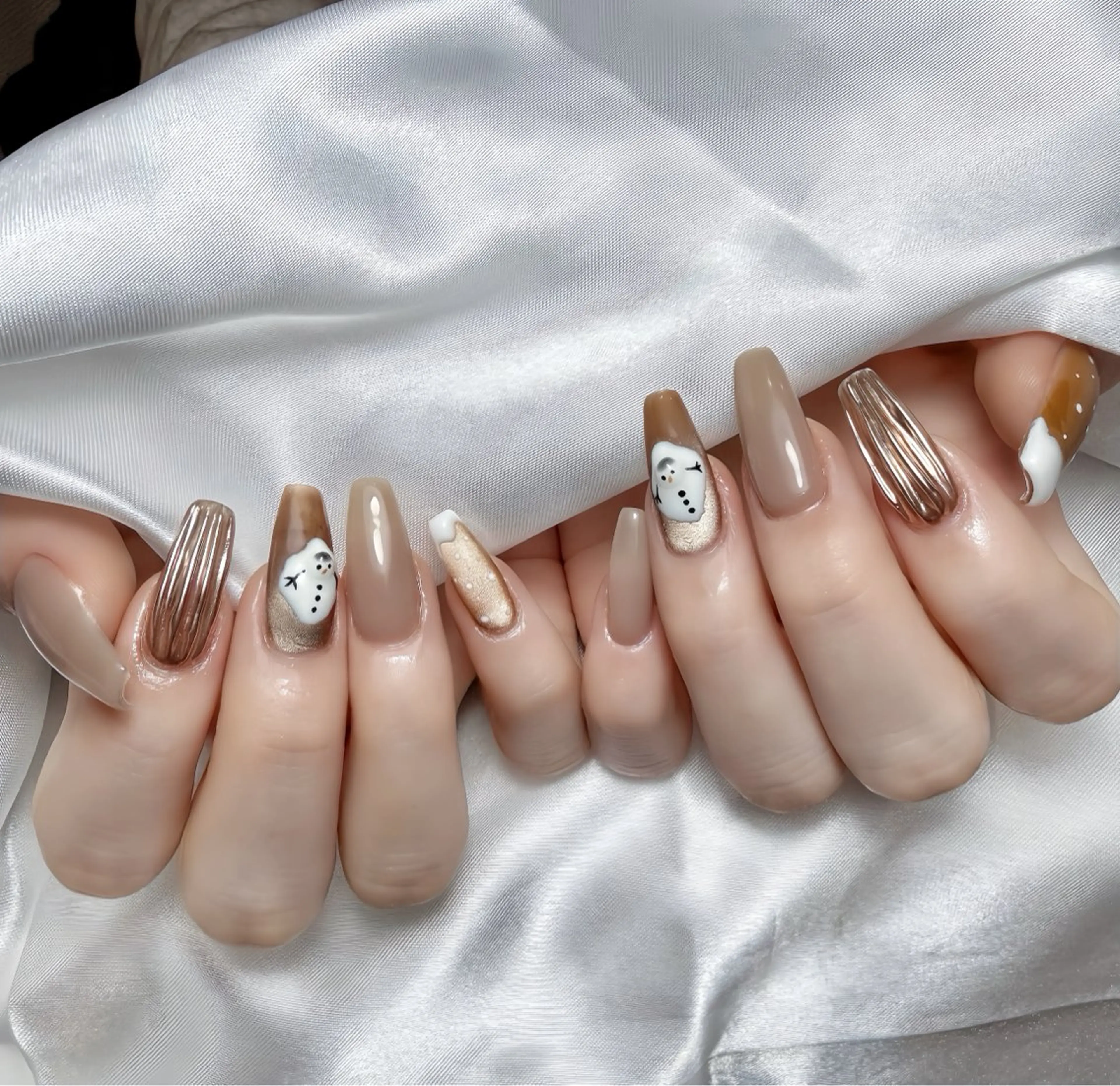 ネイル ボルドー フレンチネイル グラデーション キラキラネイル 韓国ネイル ハンドネイル Rin Nail 新大久保店のネイルデザイン