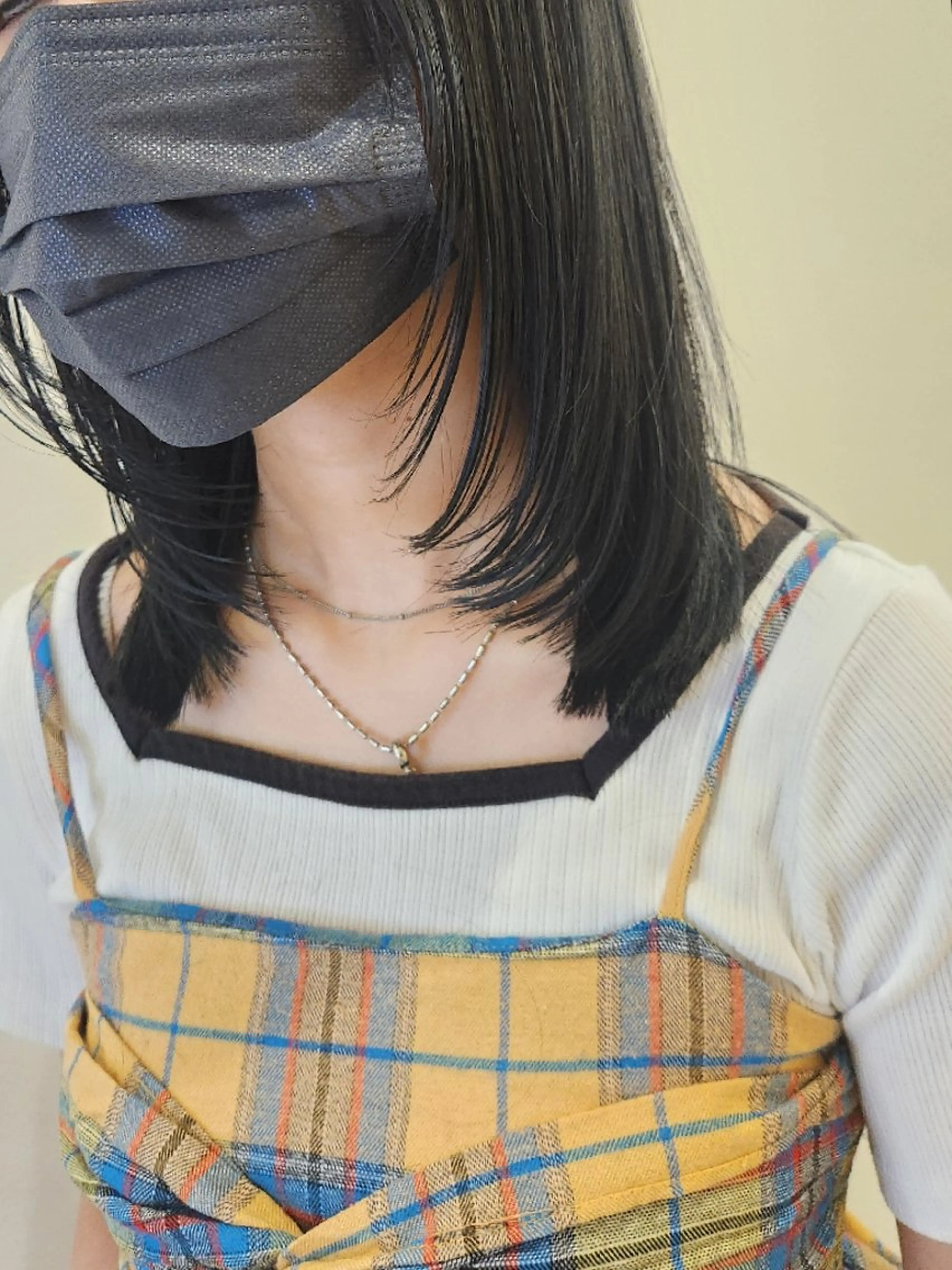 ミディアム カラー ネイビーカラー レイヤーカット カット ヘアカラー Era Hatsuneのヘアスタイル