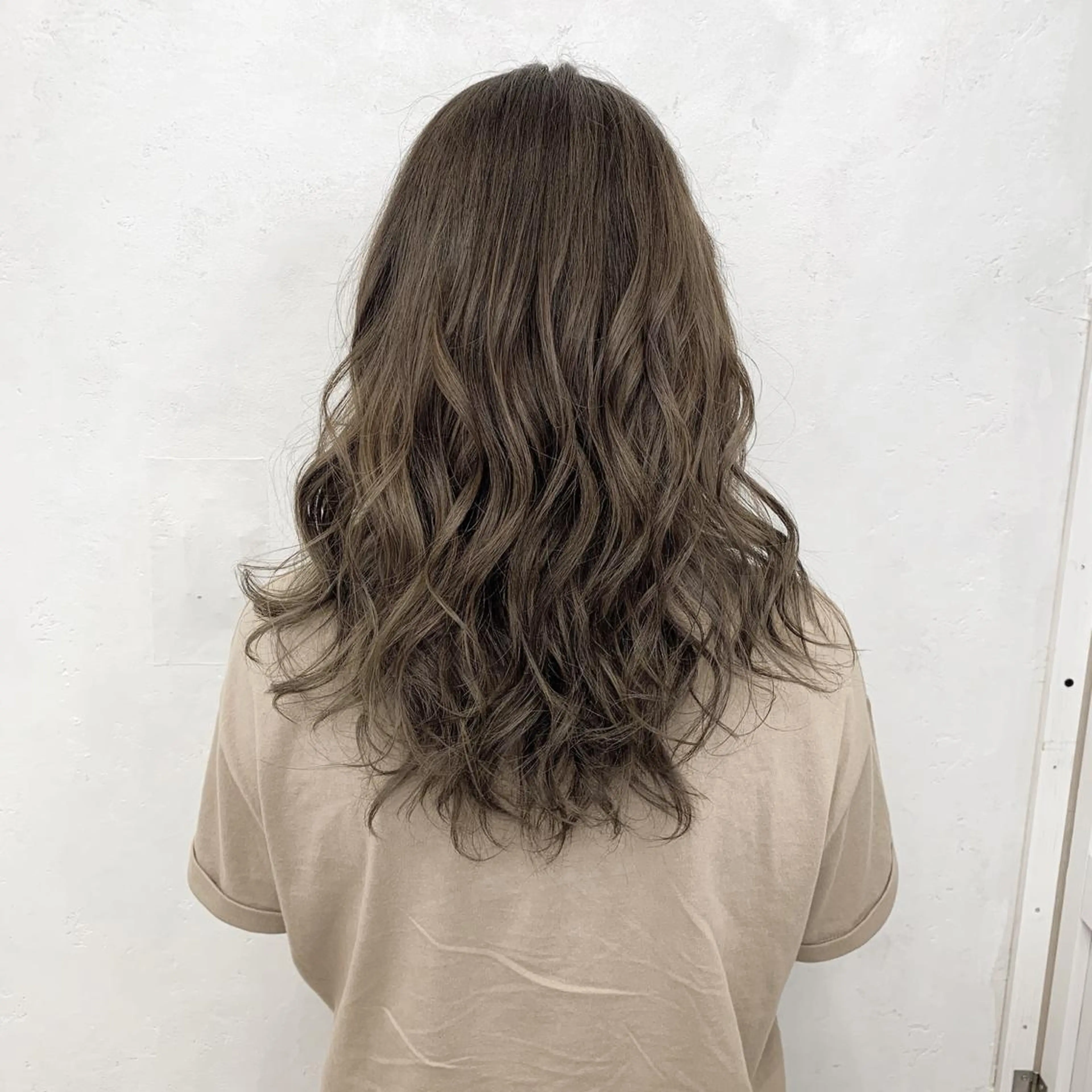 ロング カラー ヘアアレンジ グレージュ ヘアカラー TATSUYA アートディレクターのヘアスタイル