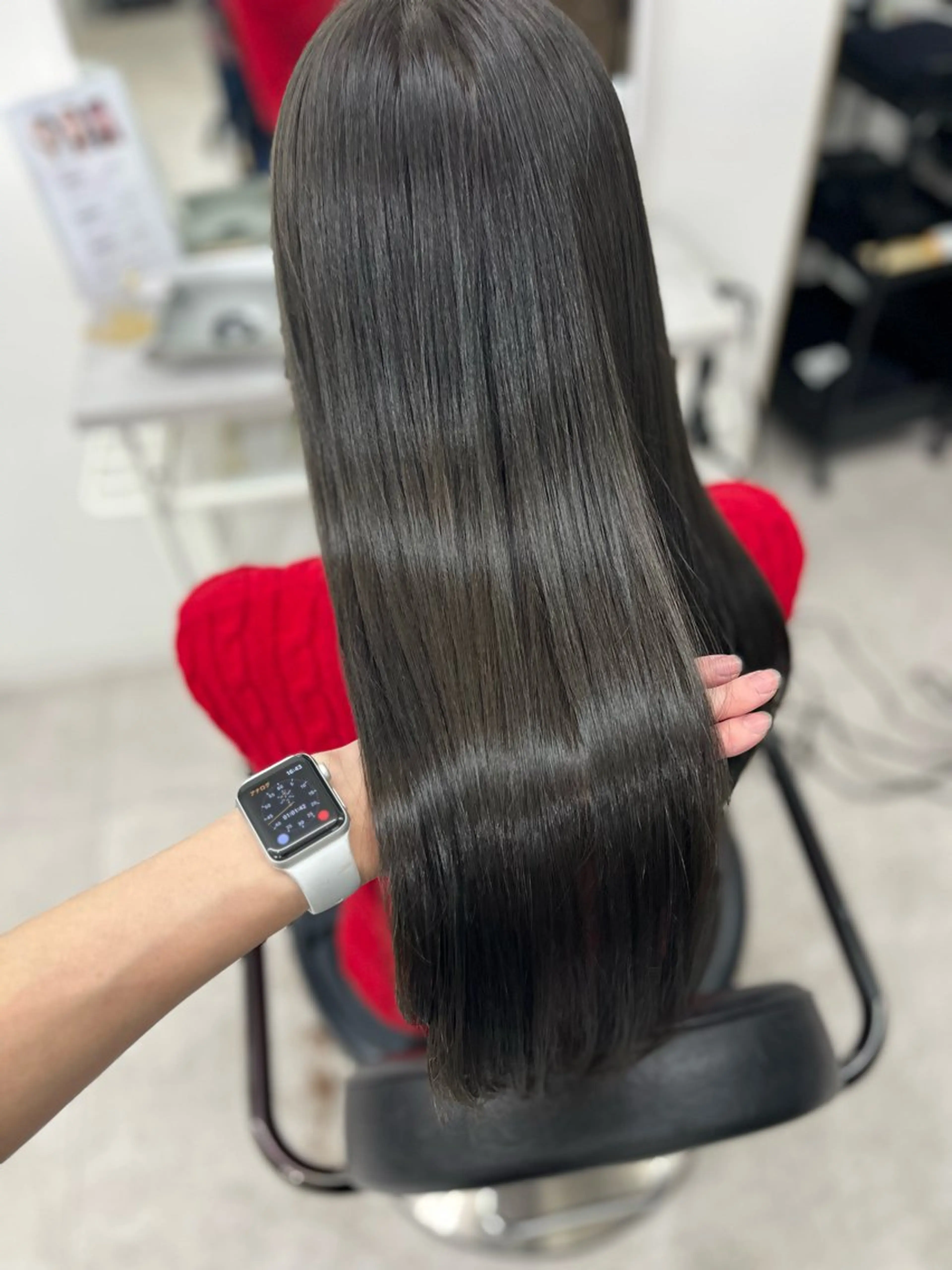 ロング カラー グレージュ オリーブグレージュ オリーブグレー 🫧ぷる艶カラー🫧 Yuubi🦩のヘアスタイル