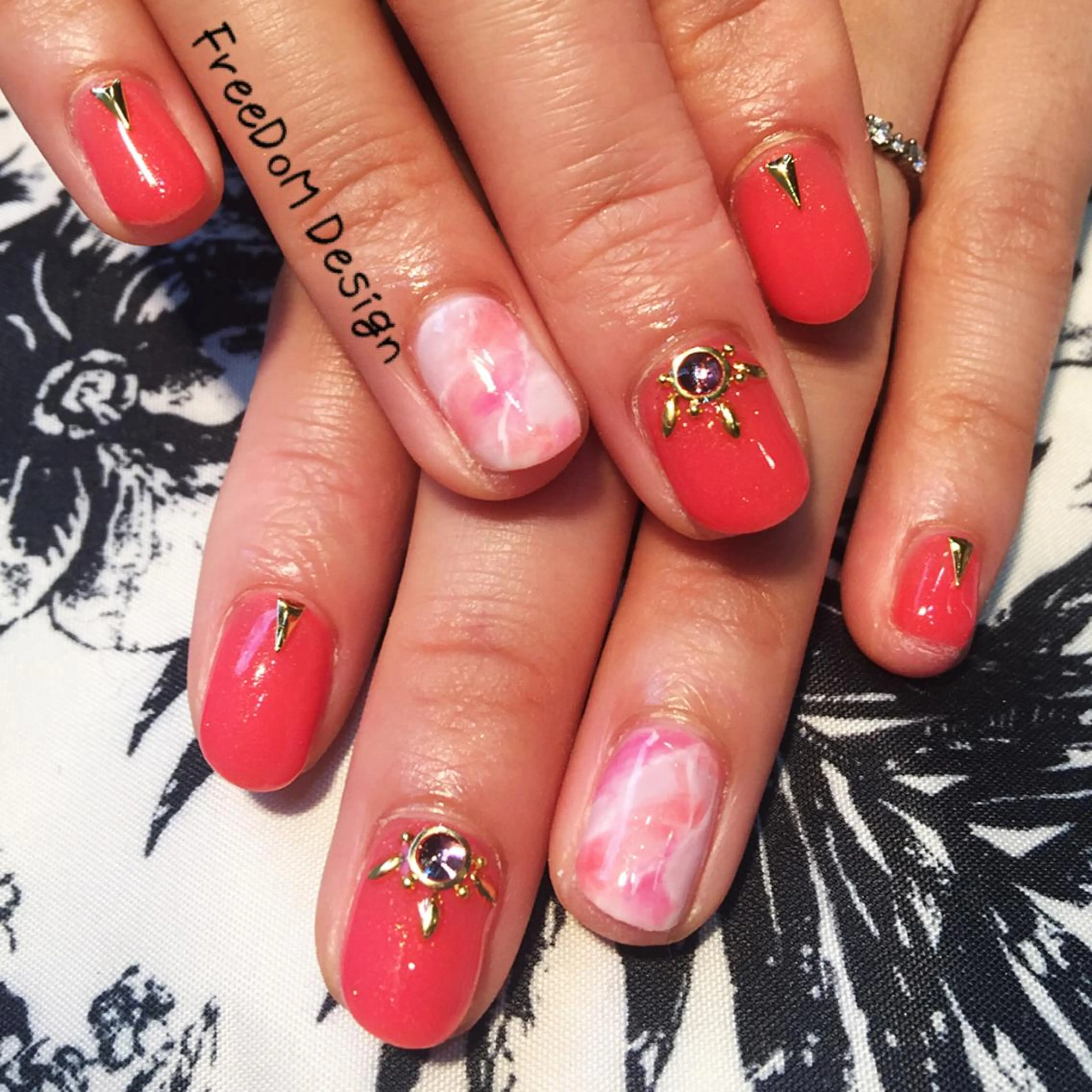 ネイル ＦreeDoＭ   Design所属・W KUMIのネイルデザイン