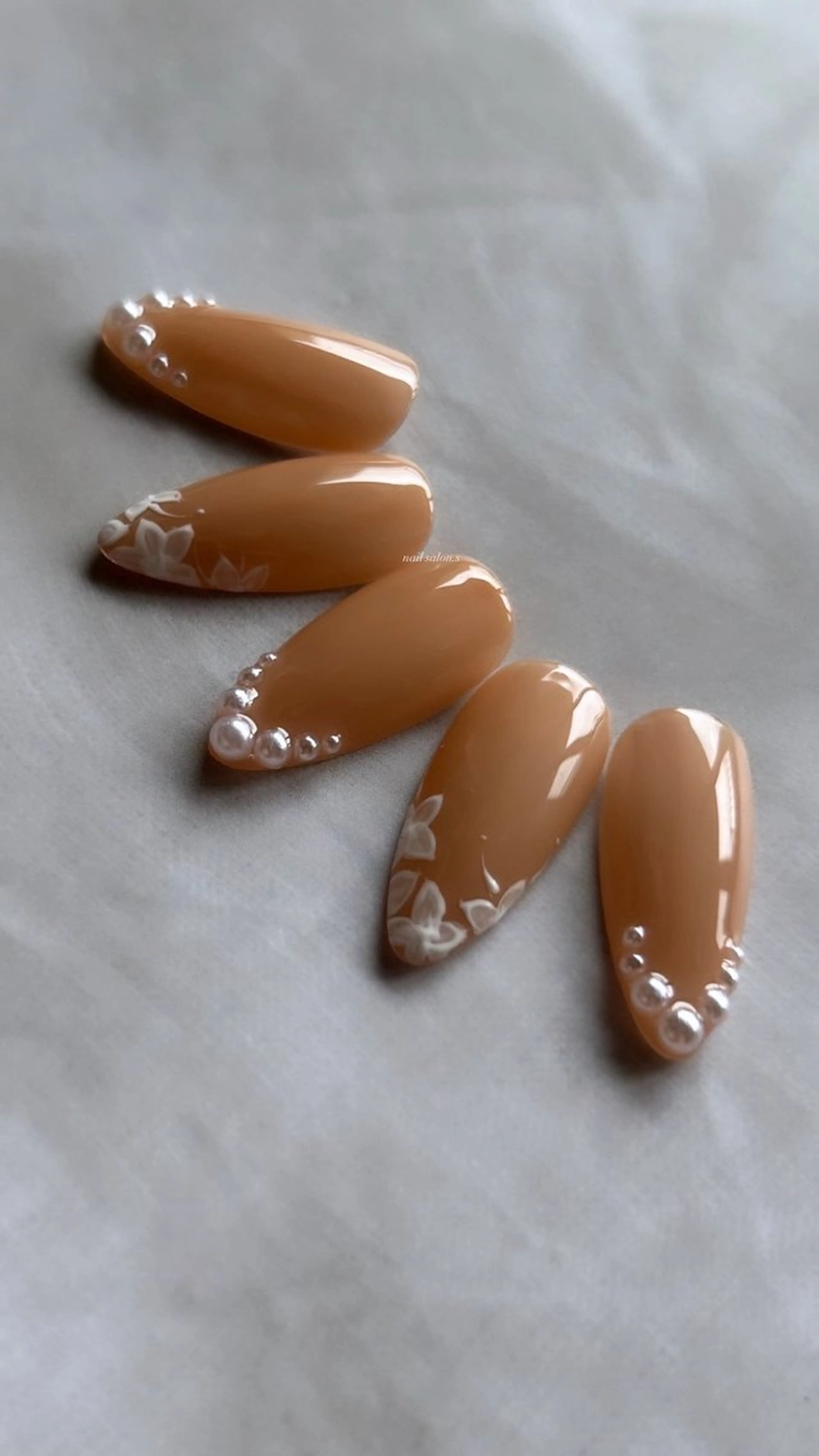 ネイル 関山 志乃のネイルデザイン