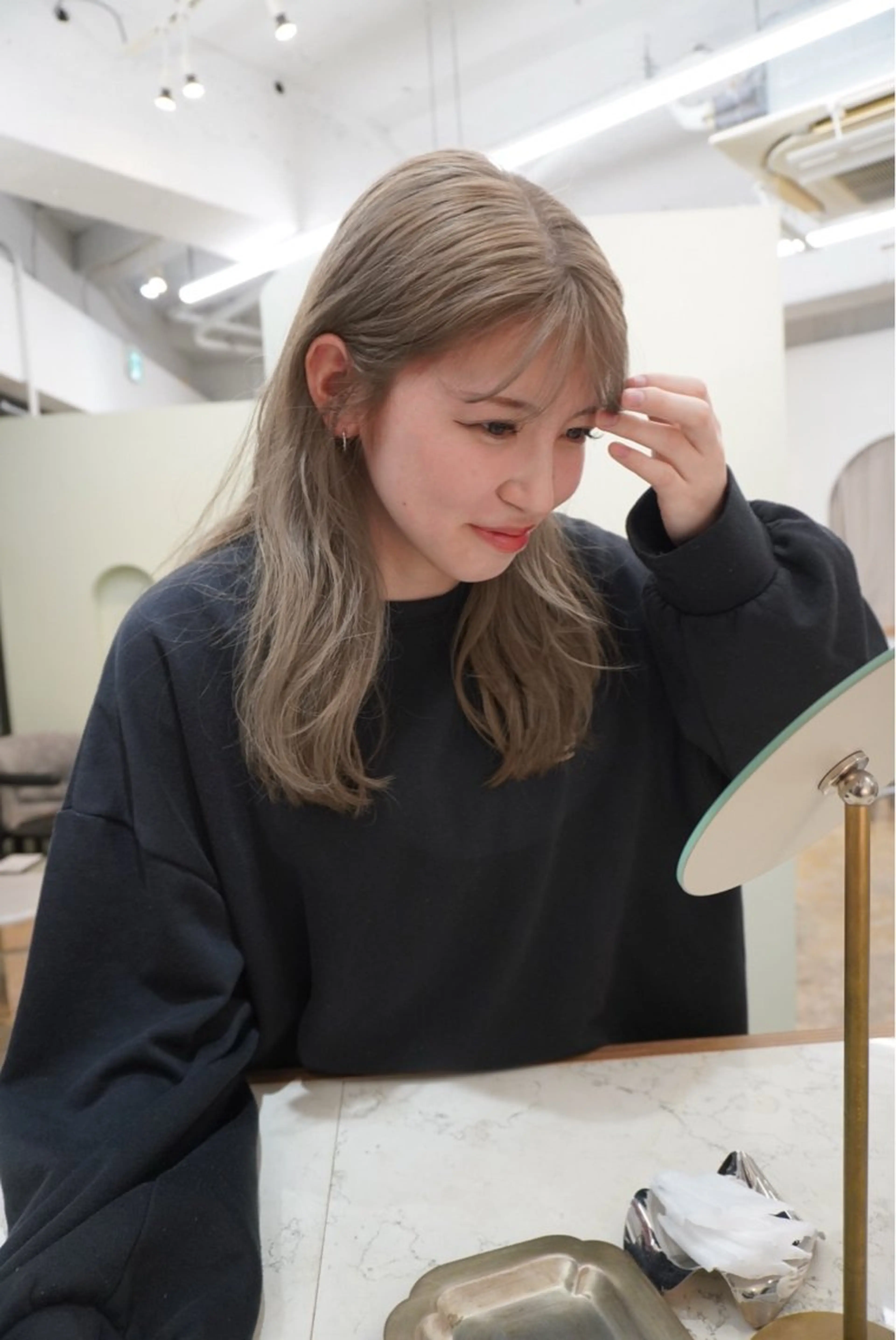 セミロング カラー グレージュ ハイトーンカラー yew所属・名古屋カラーモデル/ 暖色カラー/リカのヘアスタイル