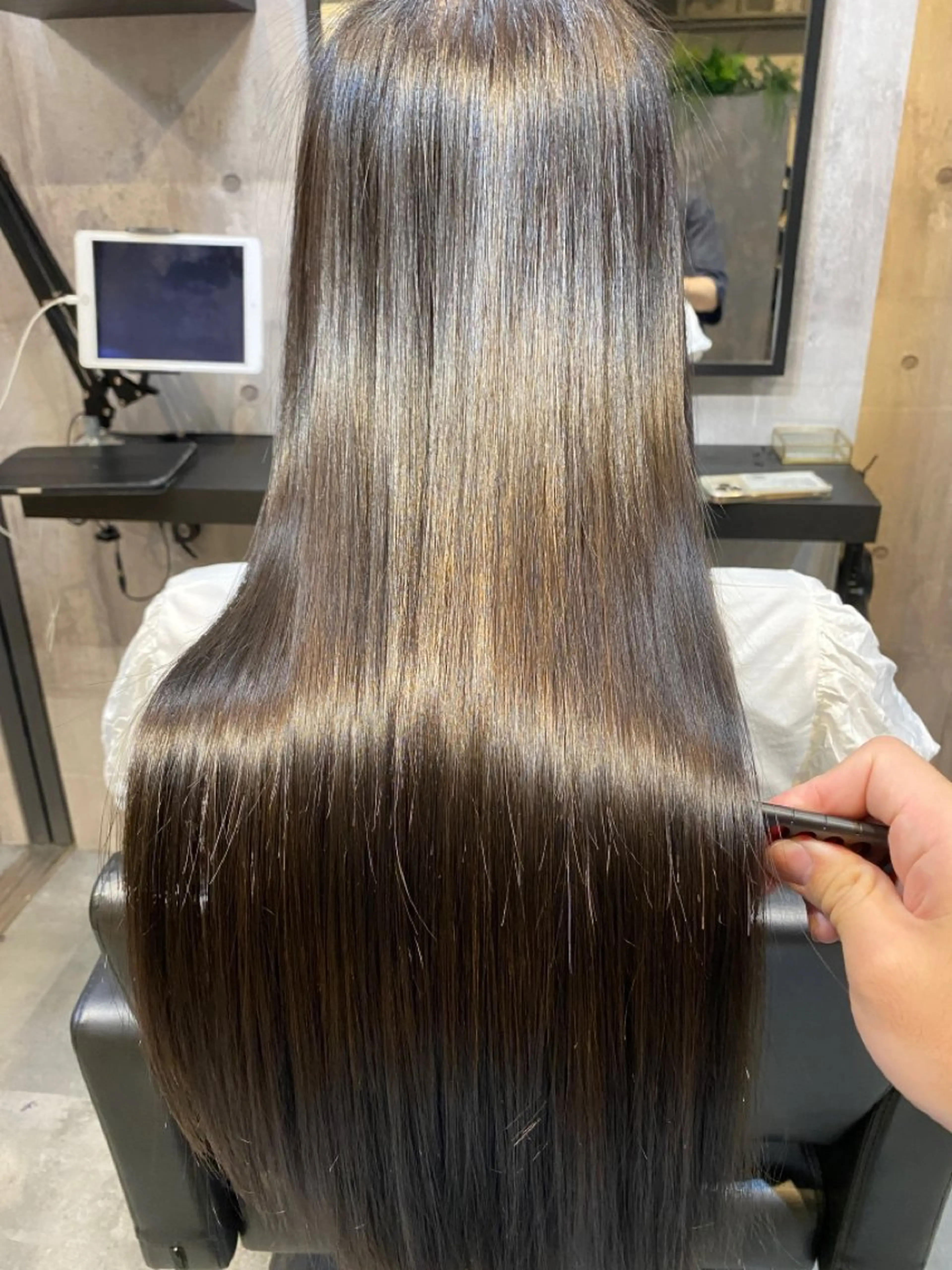 ロング カット 縮毛矯正 トリートメント 🟡【美髪専門店】 ✨褒め髪/艶髪🟡のヘアスタイル