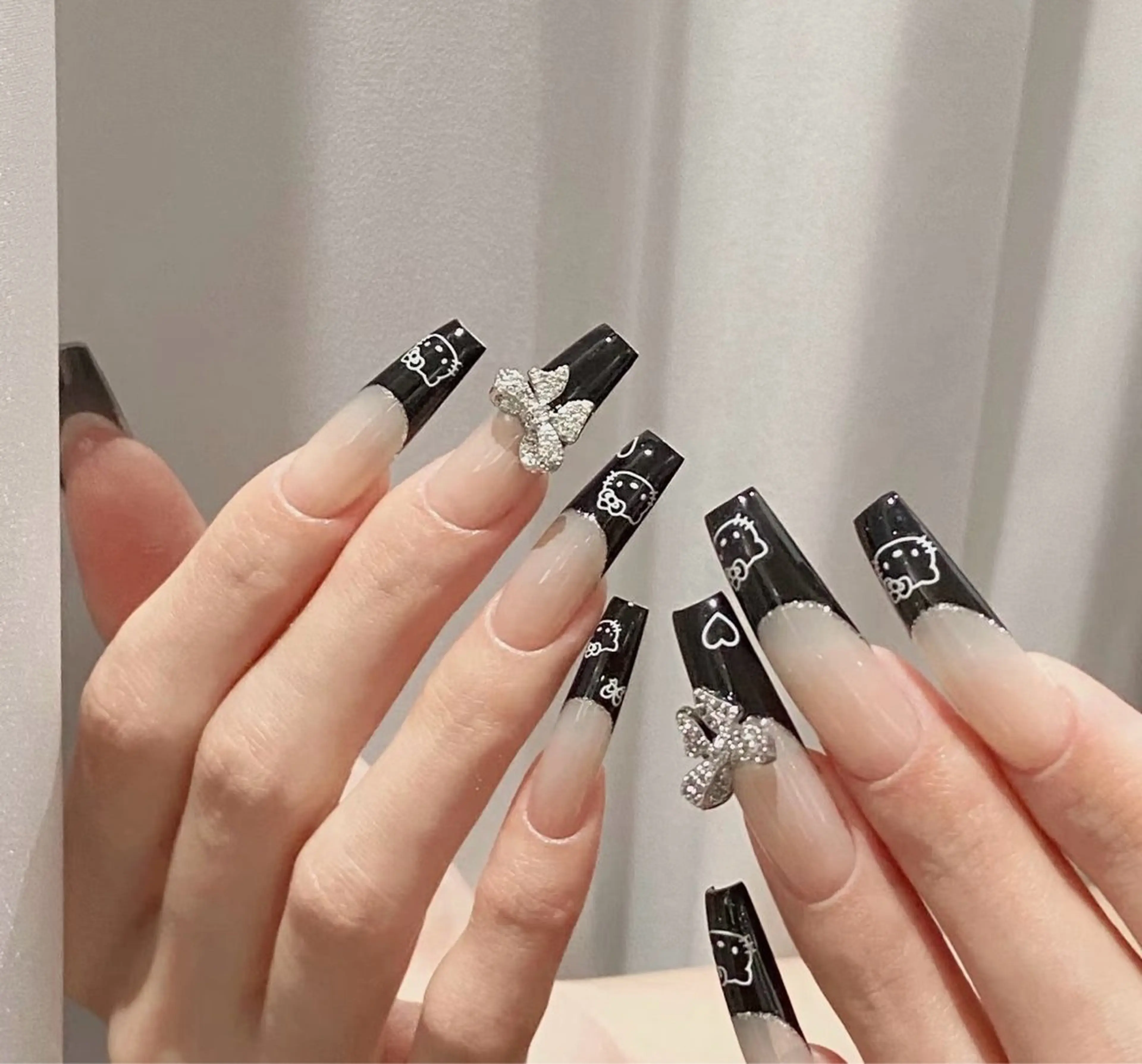 ネイル フラワーネイル フレンチネイル ジェルネイル ガラスフレンチ ハート ハンドネイル BabyYouMi nailのネイルデザイン