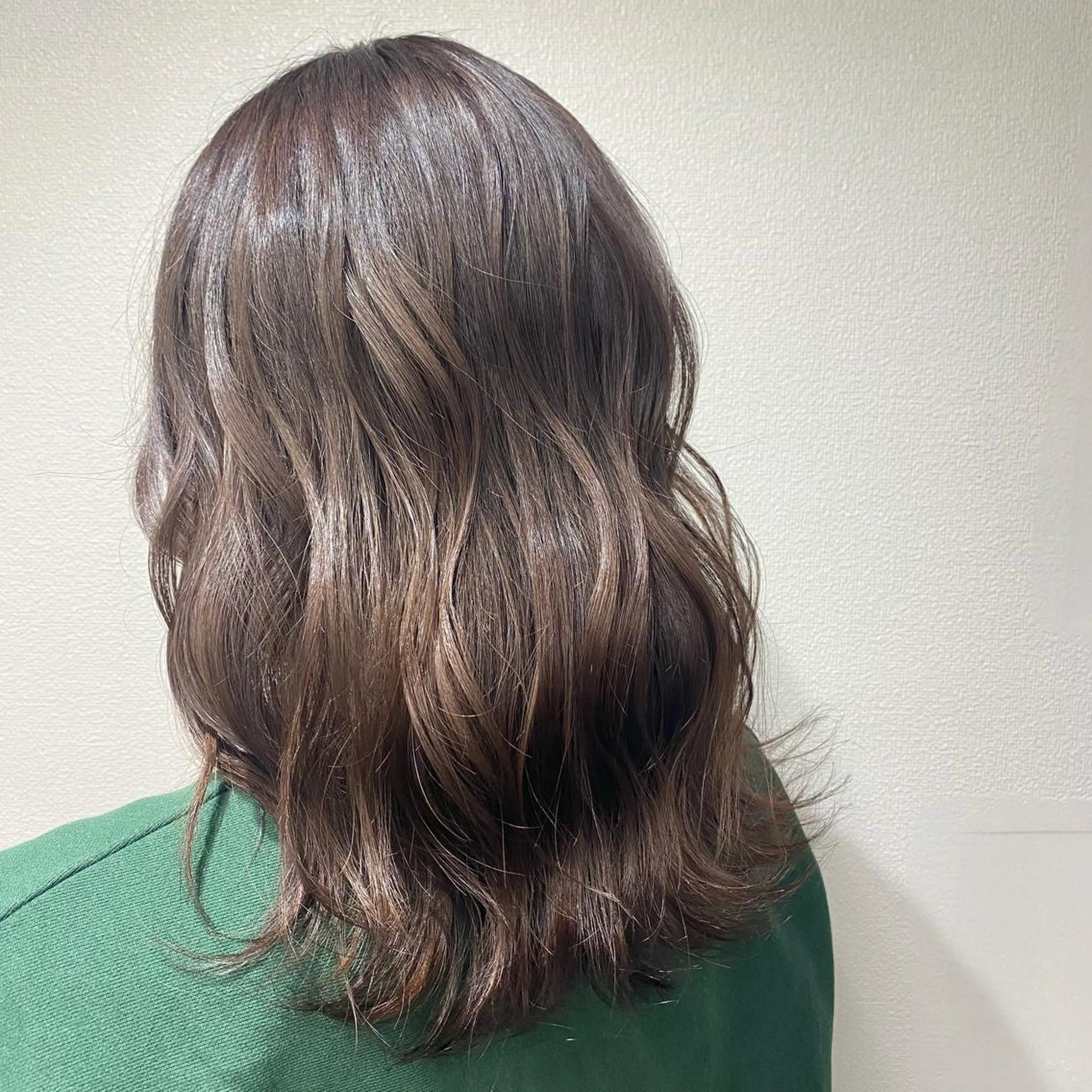 セミロング カラー アッシュ アッシュグレー アッシュグレージュ バレイヤージュ ミストバング ヘアカラー トリートメント 🌟🍒ハイトーン 韓国ヘア/ユウミのヘアスタイル