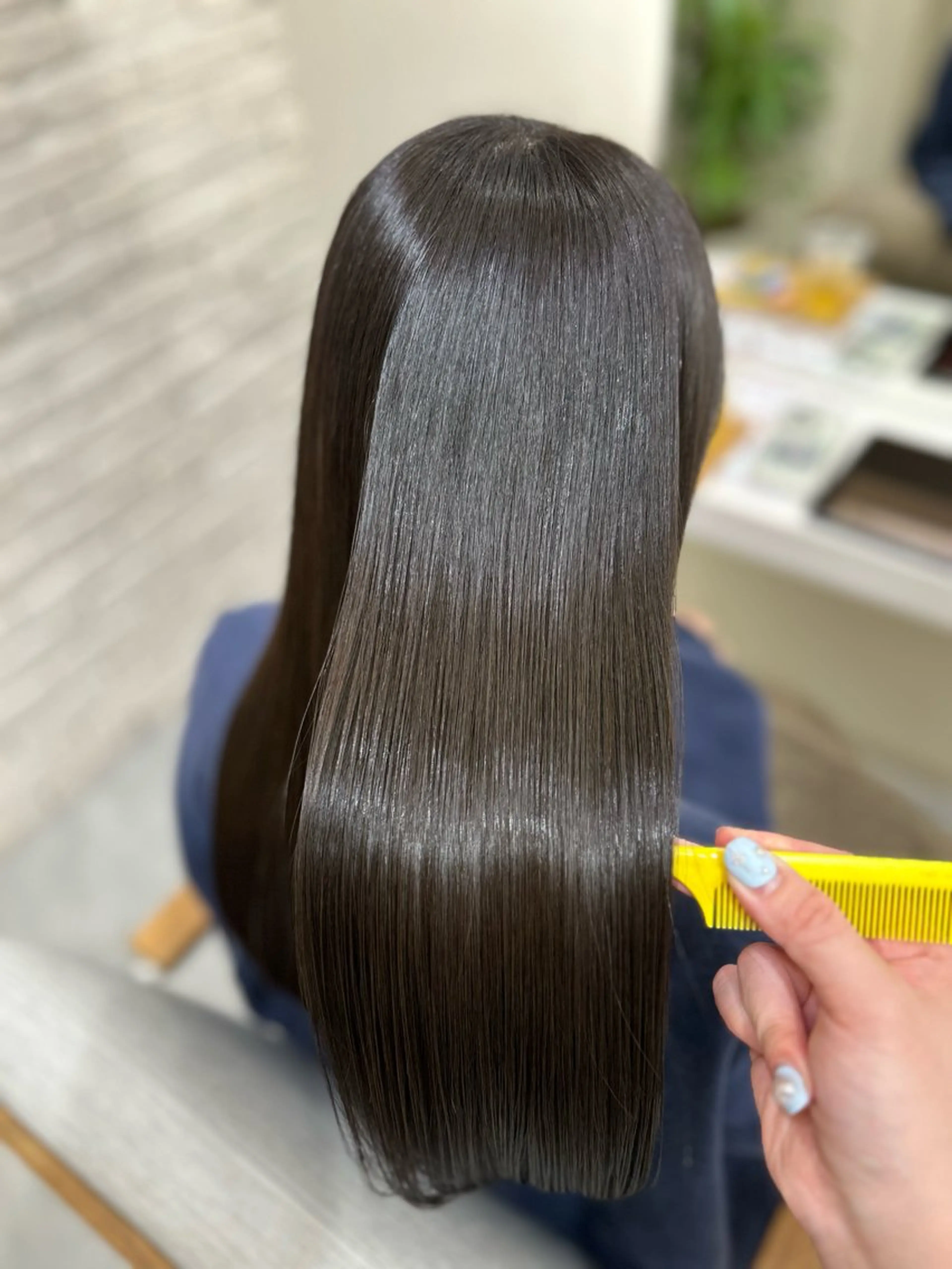 セミロング カラー ヘアアレンジ ヘアカラー トリートメント 髪質改善&艶感カラー 🪄岡井美結のヘアスタイル