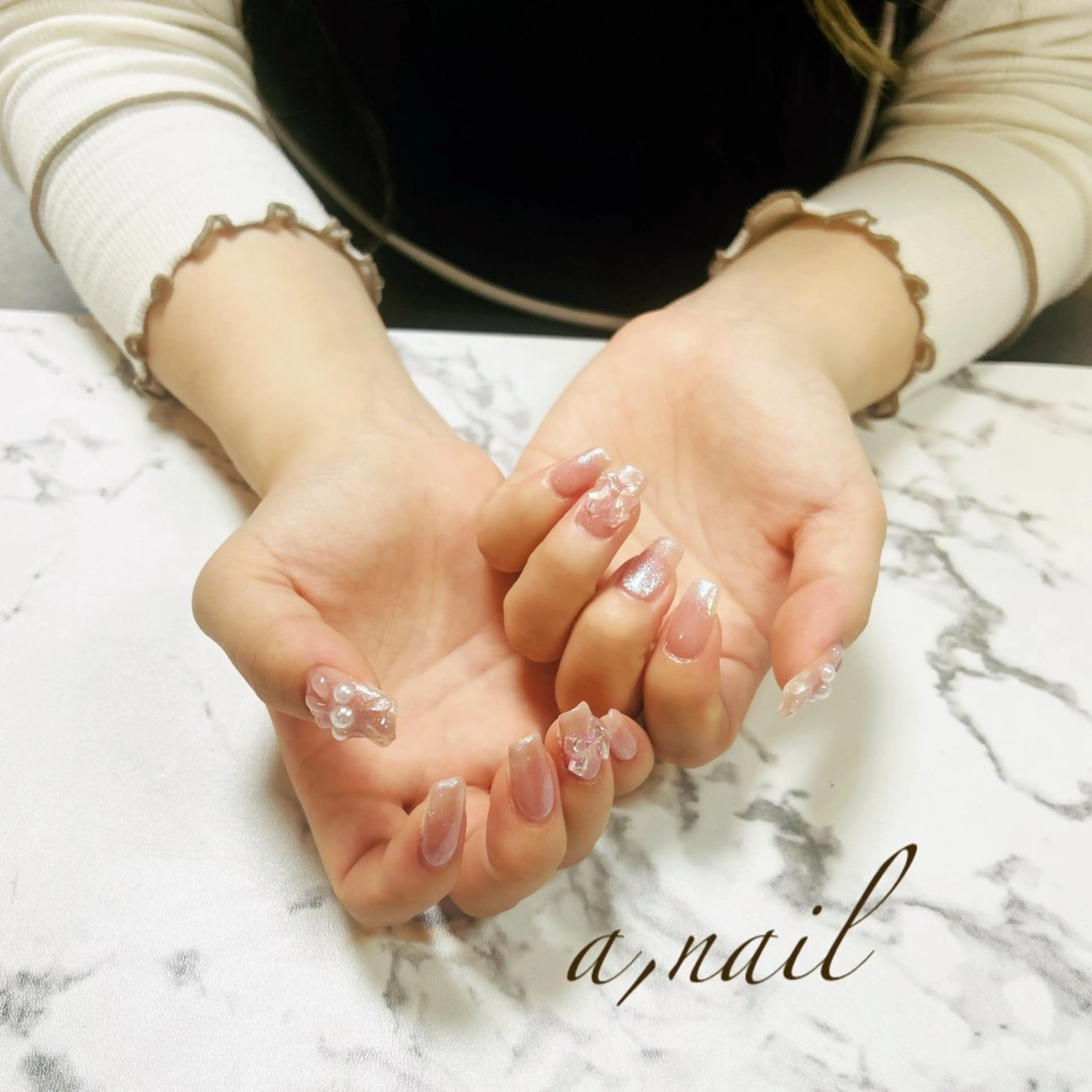 ネイル キラキラネイル ラメ(グリッター) ぷっくりネイル リボン シンプルネイル ハンドネイル ネイルサロン エーネイルのネイルデザイン