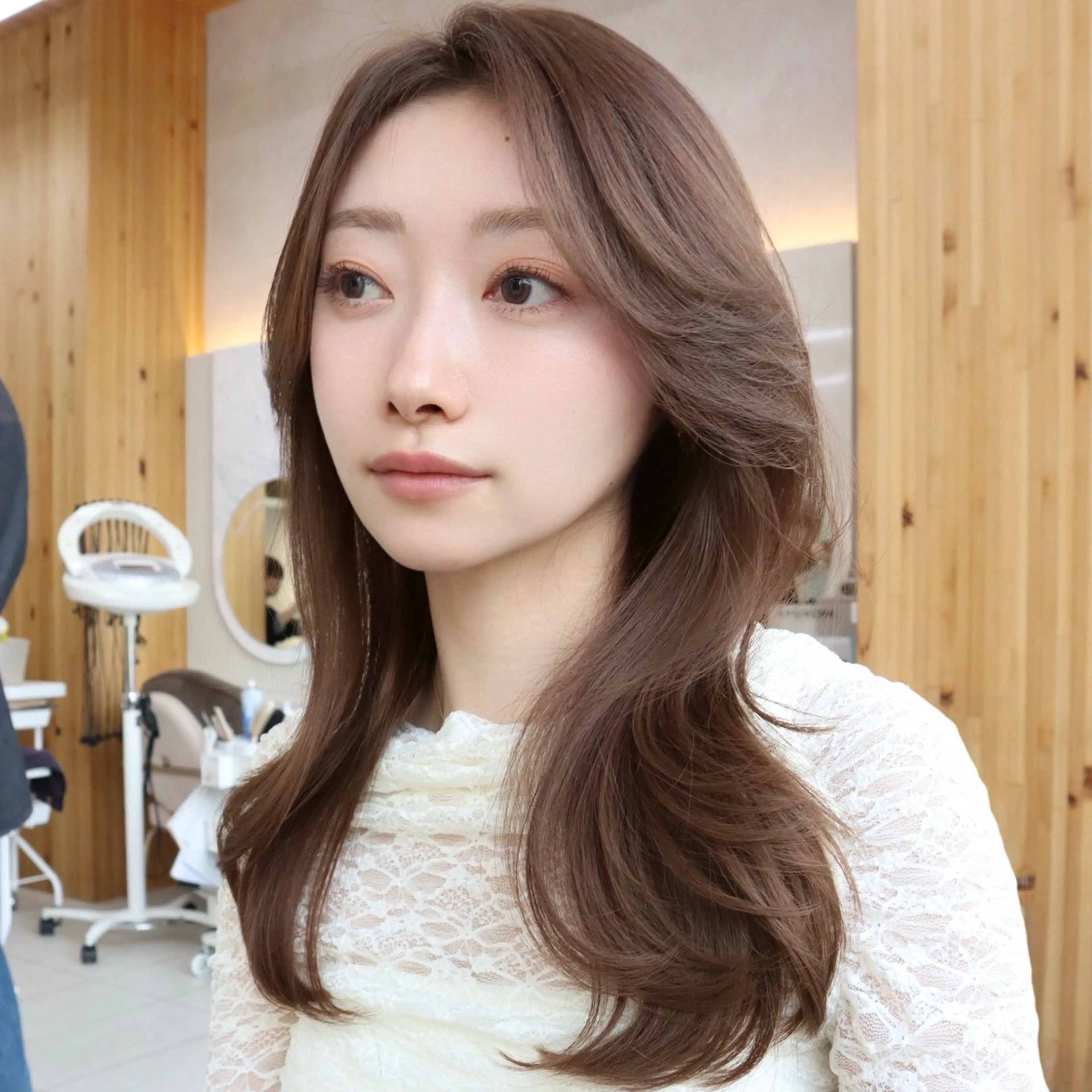 セミロング カット トリートメント 似合わせレイヤー/ 透明感カラーのヘアスタイル