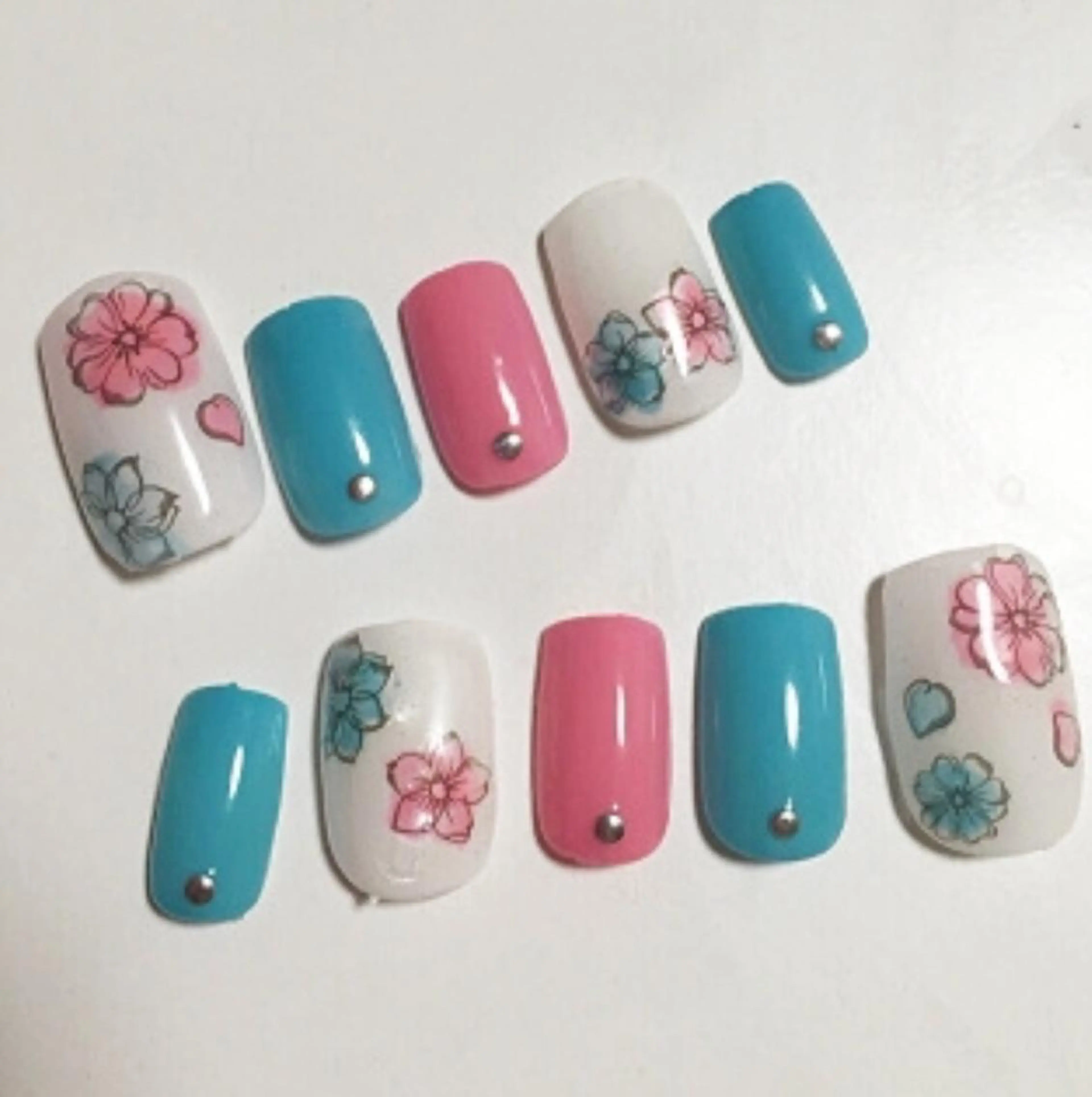 ネイル ハンドネイル ゲン レイカのネイルデザイン