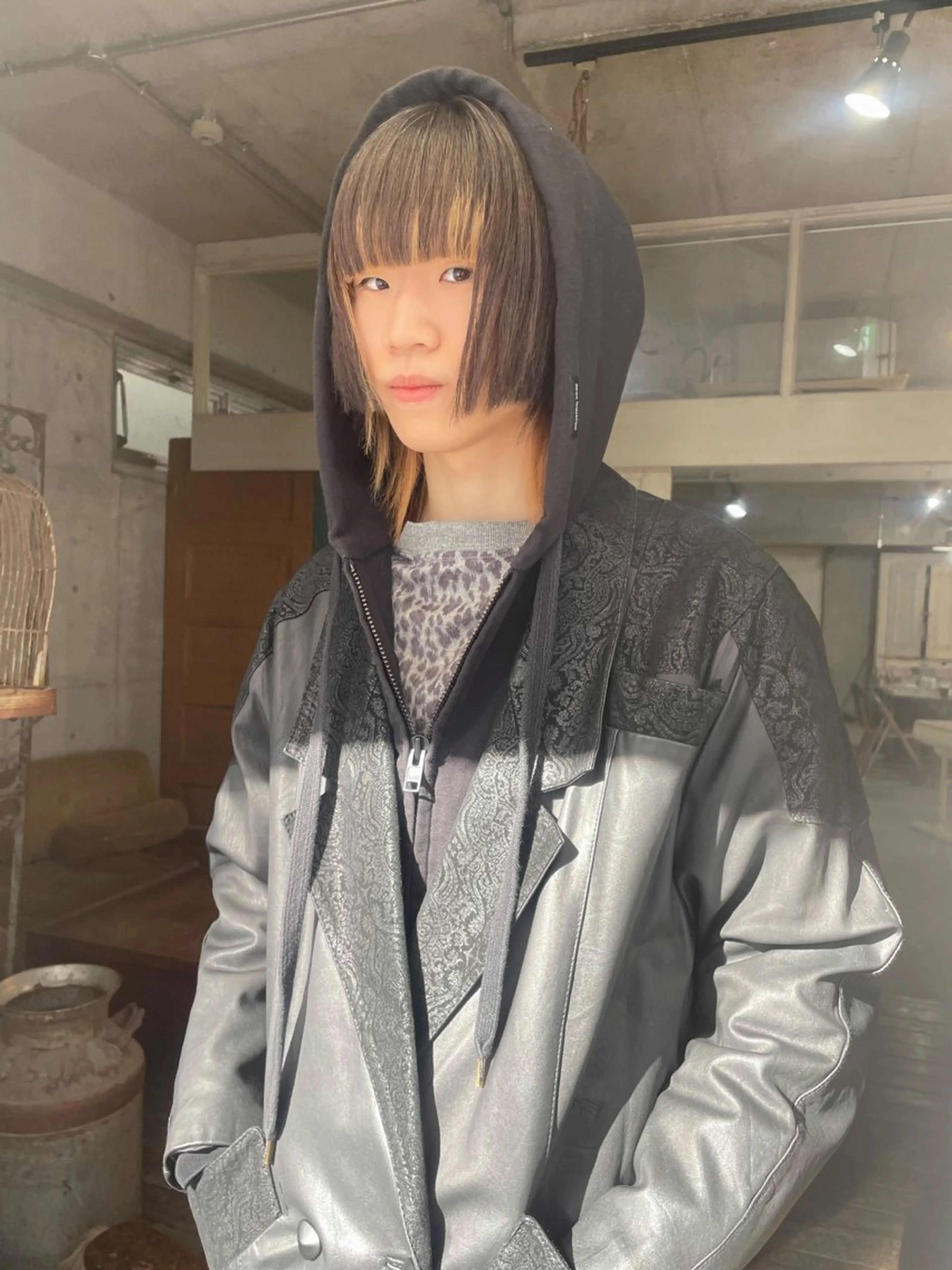 ミディアム カット ヘアカラー トリートメント ハイトーン/顔まわり レイヤー/YUKAのヘアスタイル