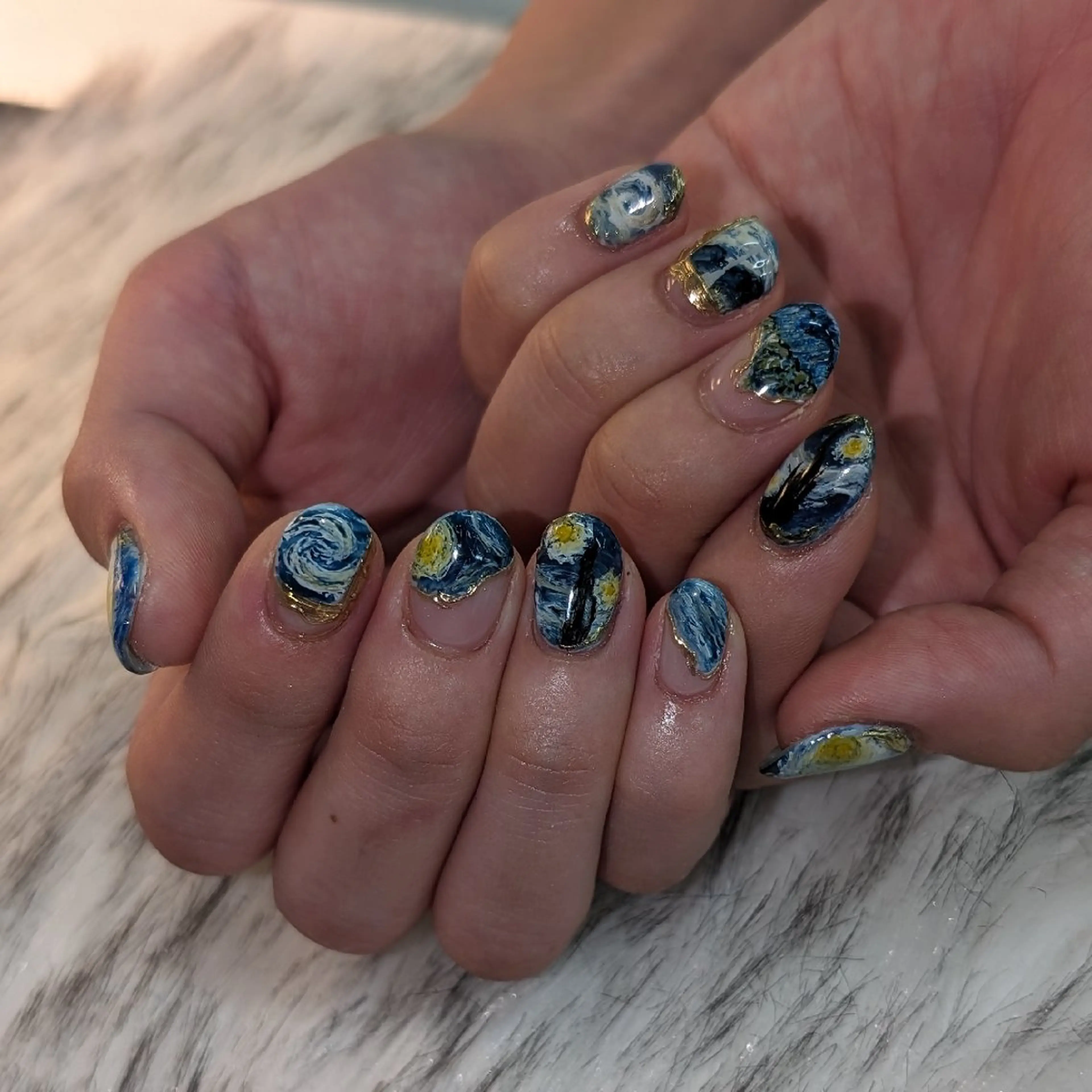 ネイル ハンドネイル RUNWAY 　　の眉毛・アイブロウイメージ