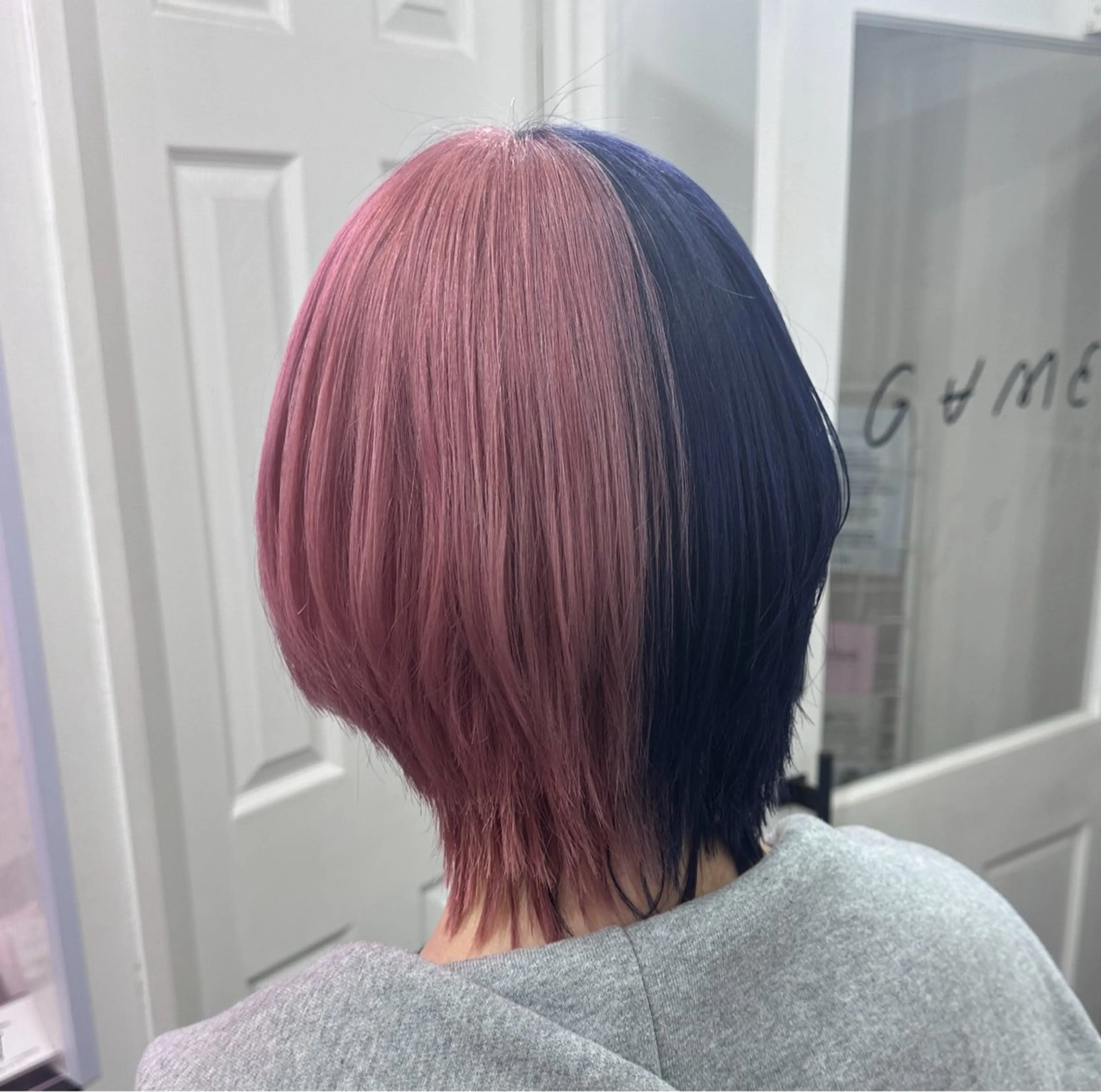 セミロング カラー ヘアカラー ハイトーン/ウルフ /エクステ/ましろのヘアスタイル