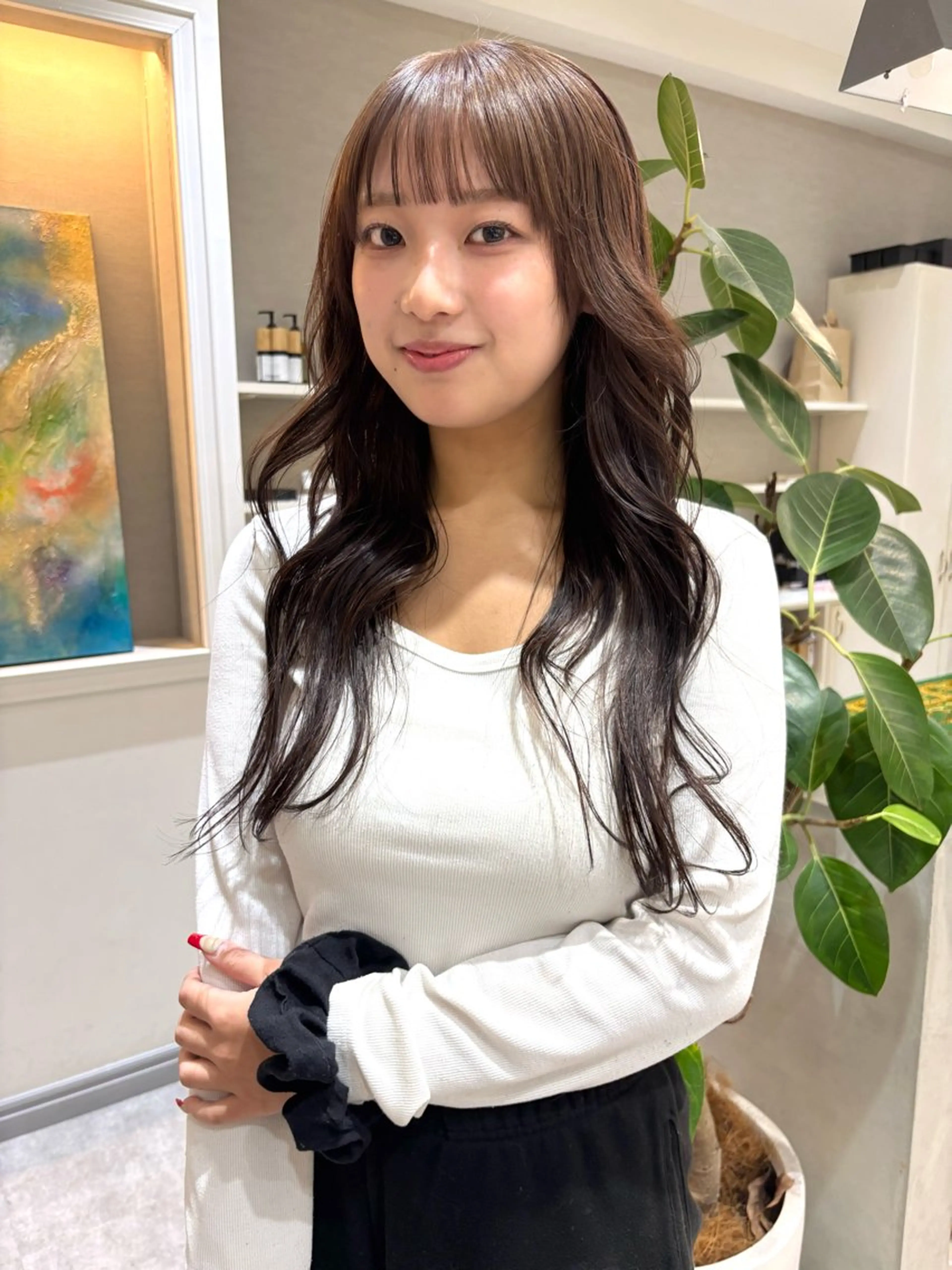 ロング カット siki所属・momo/ ハイトーン/ベージュのヘアスタイル