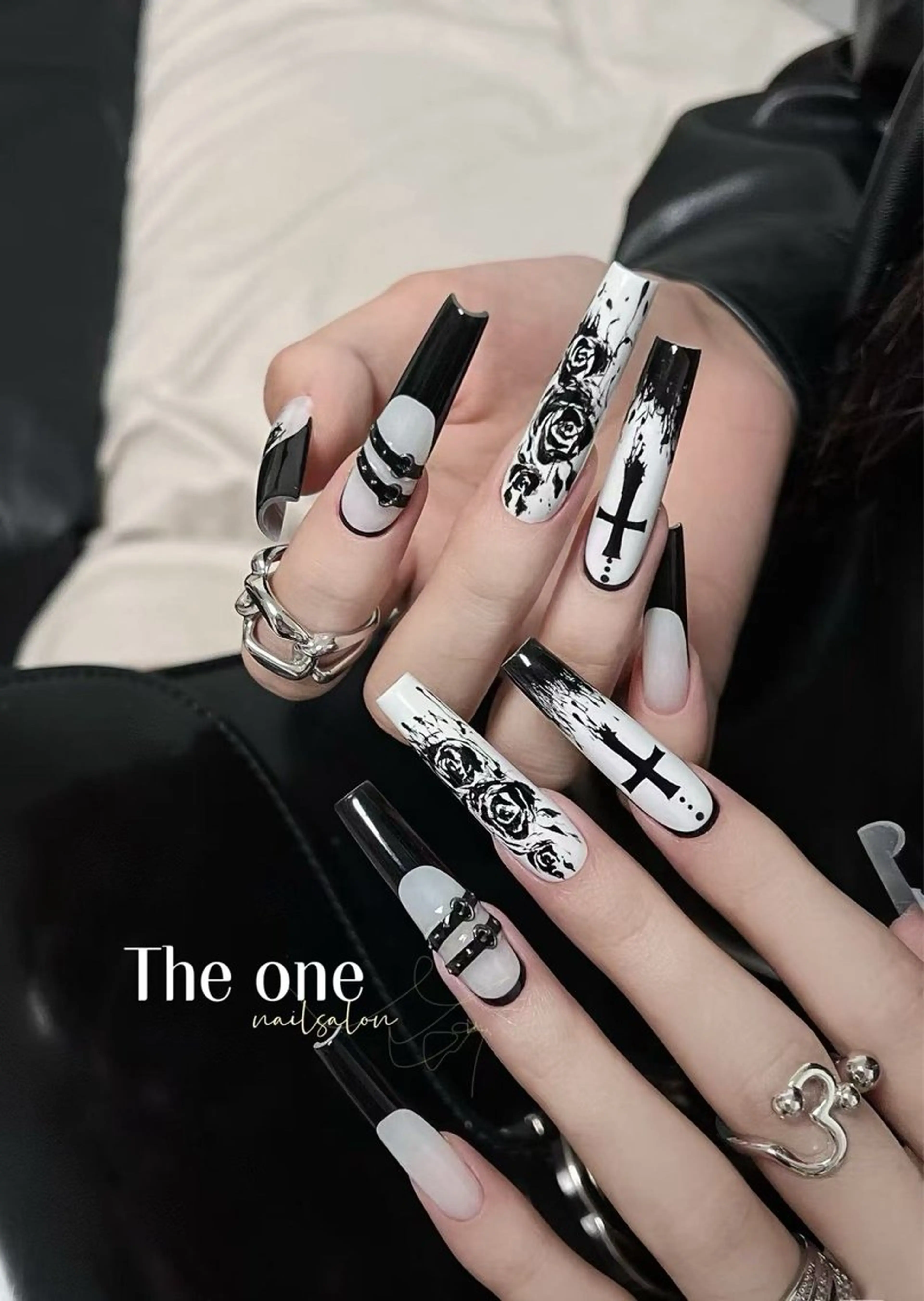 ネイル The oneアオイ アオイのネイルデザイン