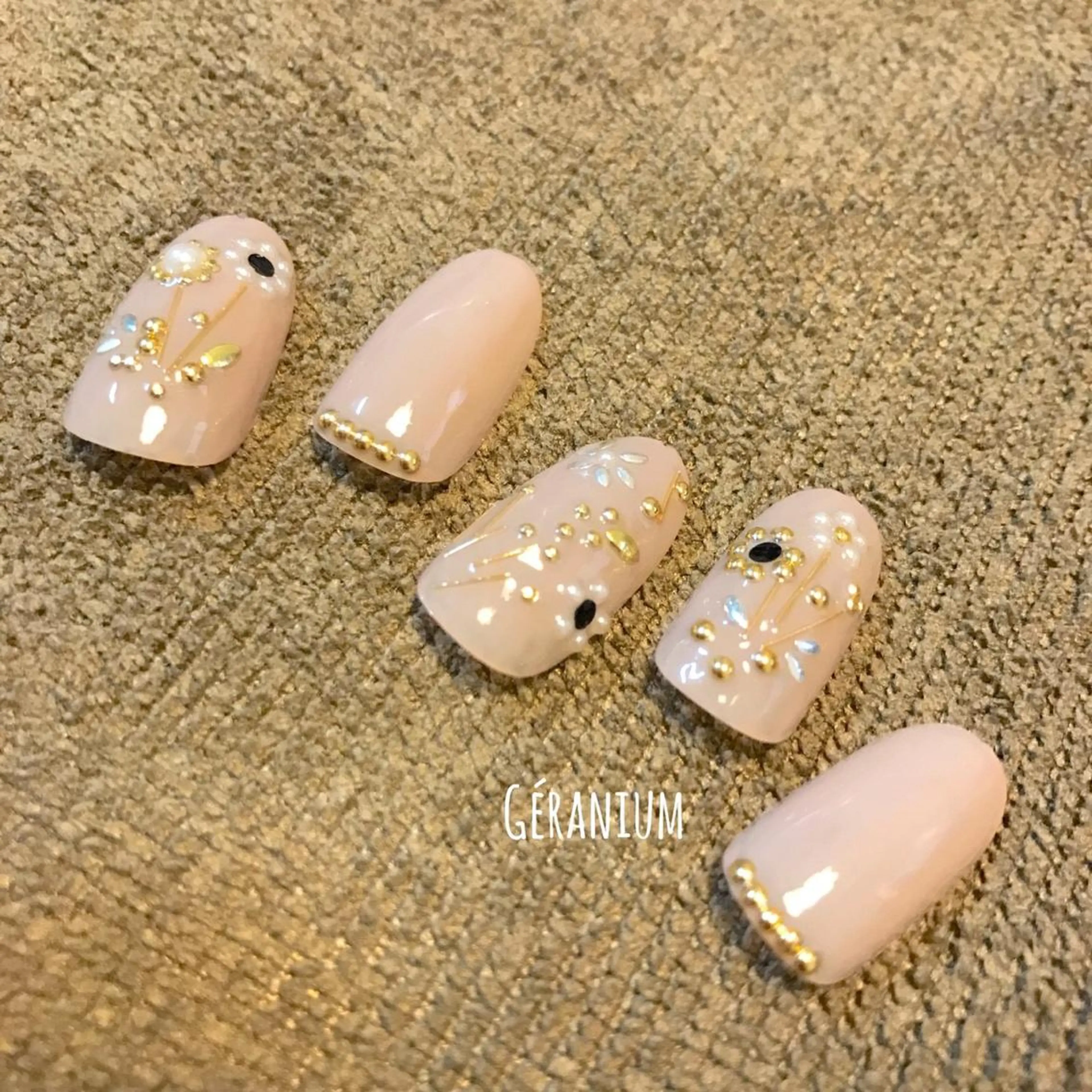 ネイル フラワーネイル GéRanium Harukaのネイルデザイン