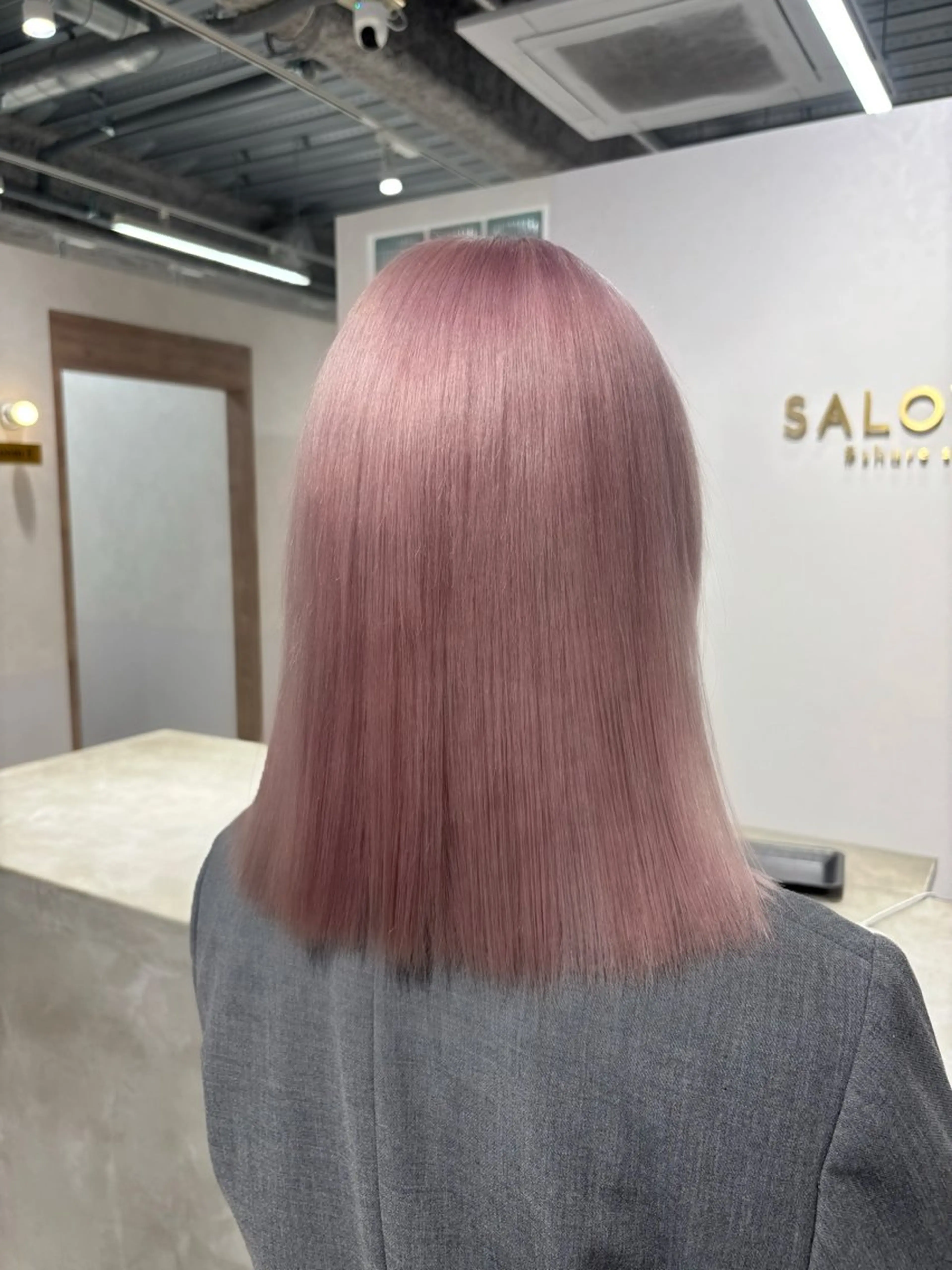 ミディアム ヘアカラー 吉澤 愛心のヘアスタイル