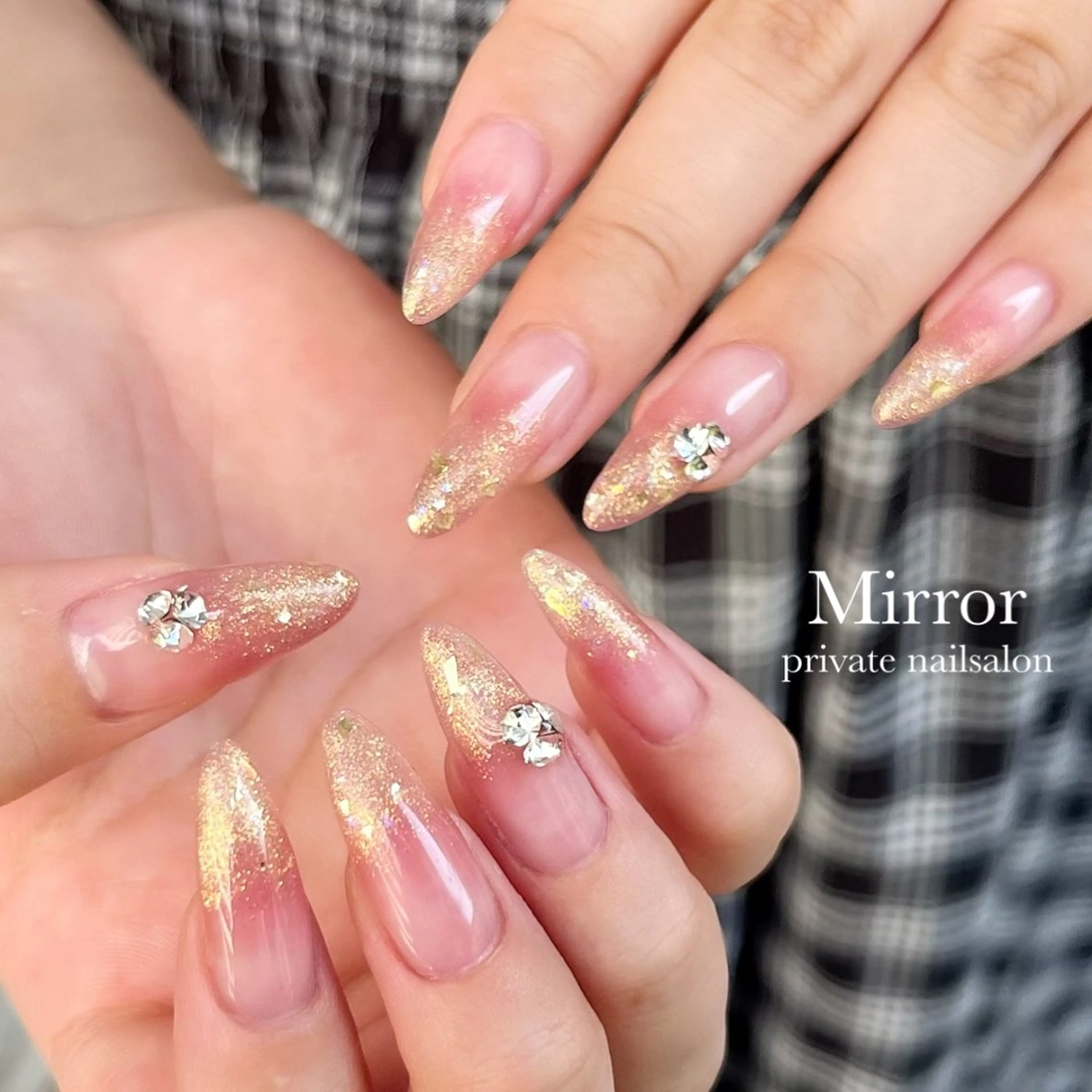 ネイル グラデーション nailsalon Mirrorのネイルデザイン