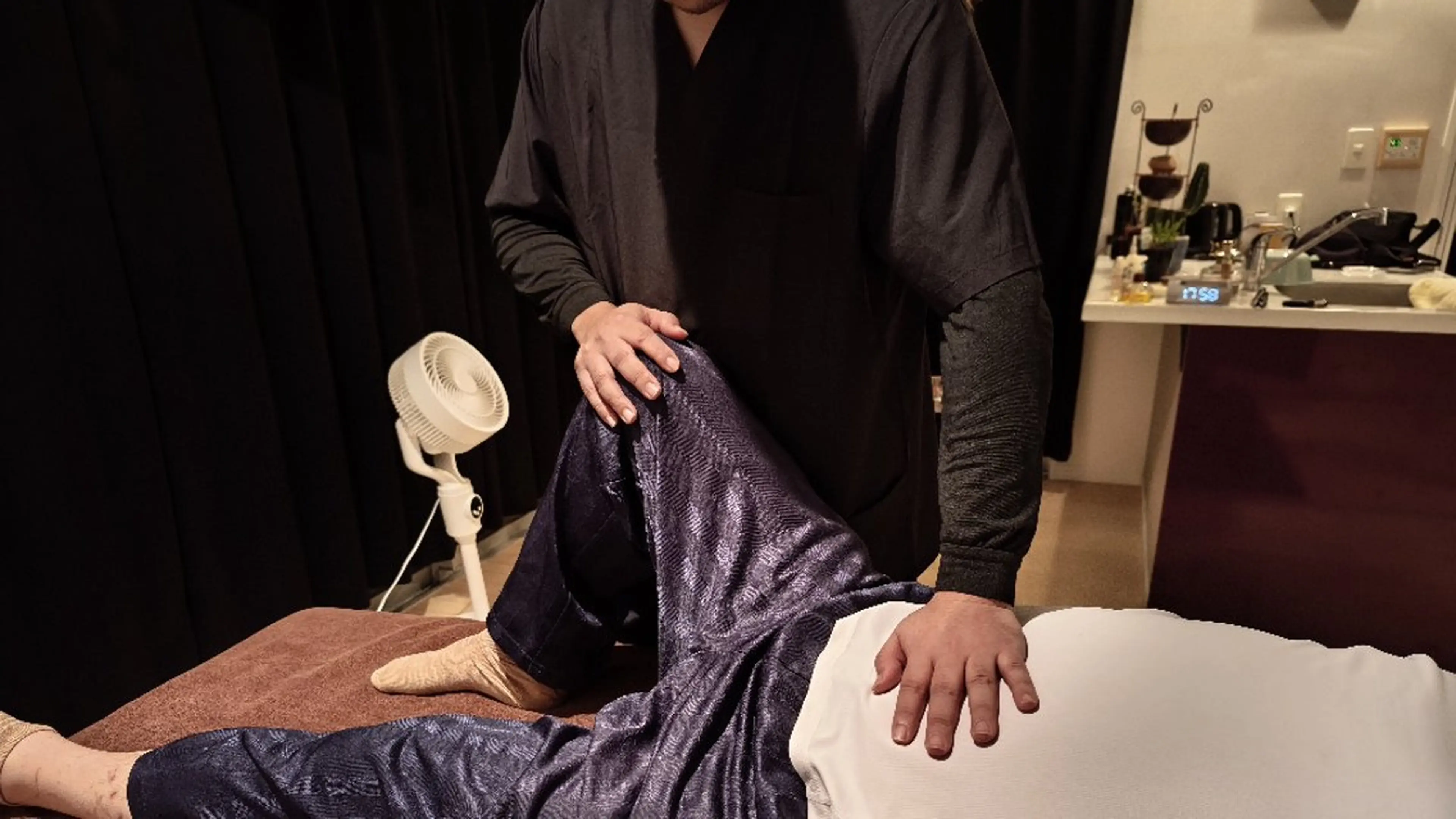 リバイブラボ心体所属・長井  力を抜く整体 (野口整体、愉気法)のエステ・リラクイメージ