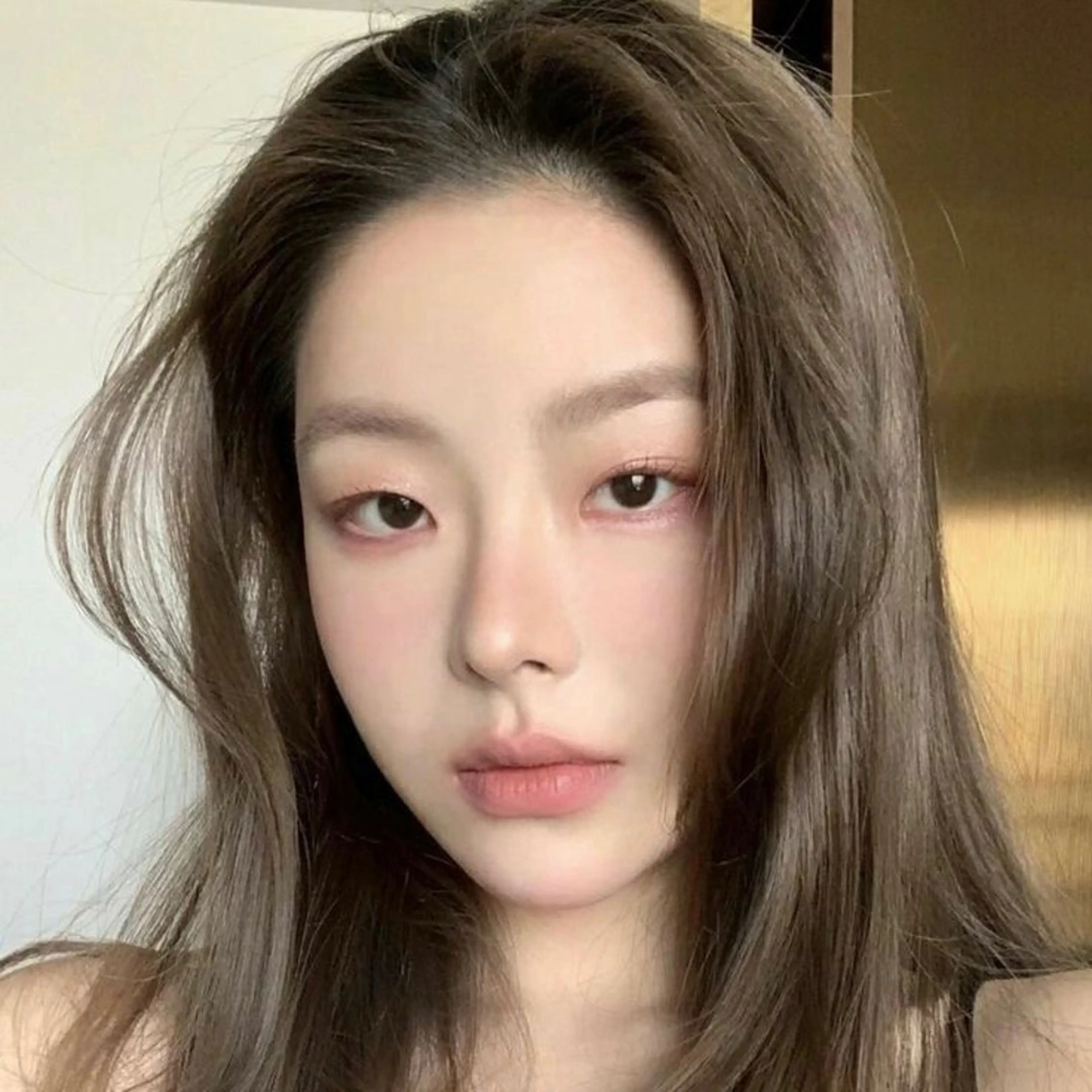 セミロング カラー 透明感カラー 顔まわりレイヤー 顔周りカット レイヤーカット ヘアカラー トリートメント nonoka オリーブ/グレージュのヘアスタイル