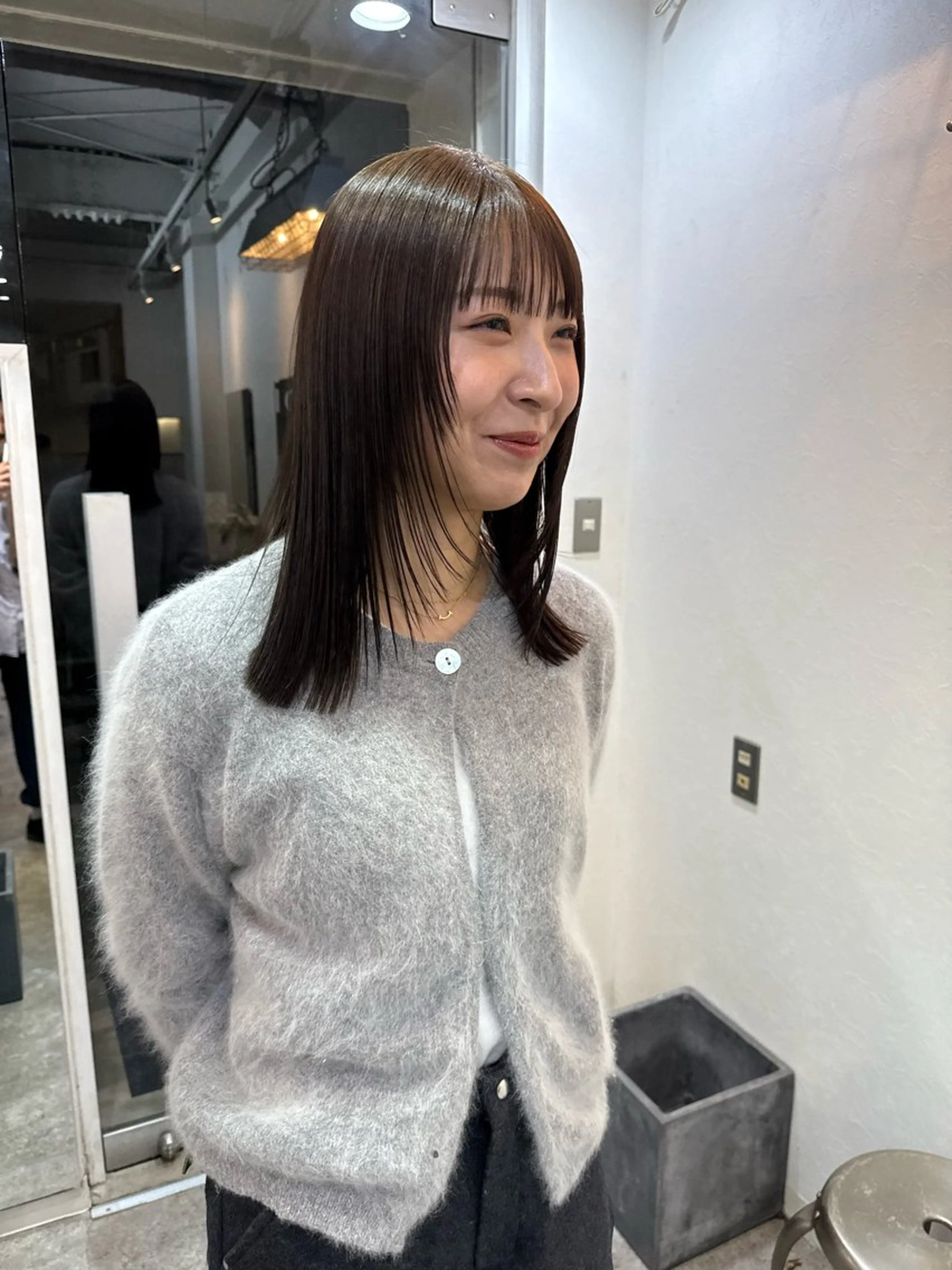 ミディアム カラー グレージュ オリーブグレージュ オリーブグレー レイヤーカット カット ヘアカラー トリートメント パーマ/透明感カラー /ボブ/吉田一生のヘアスタイル