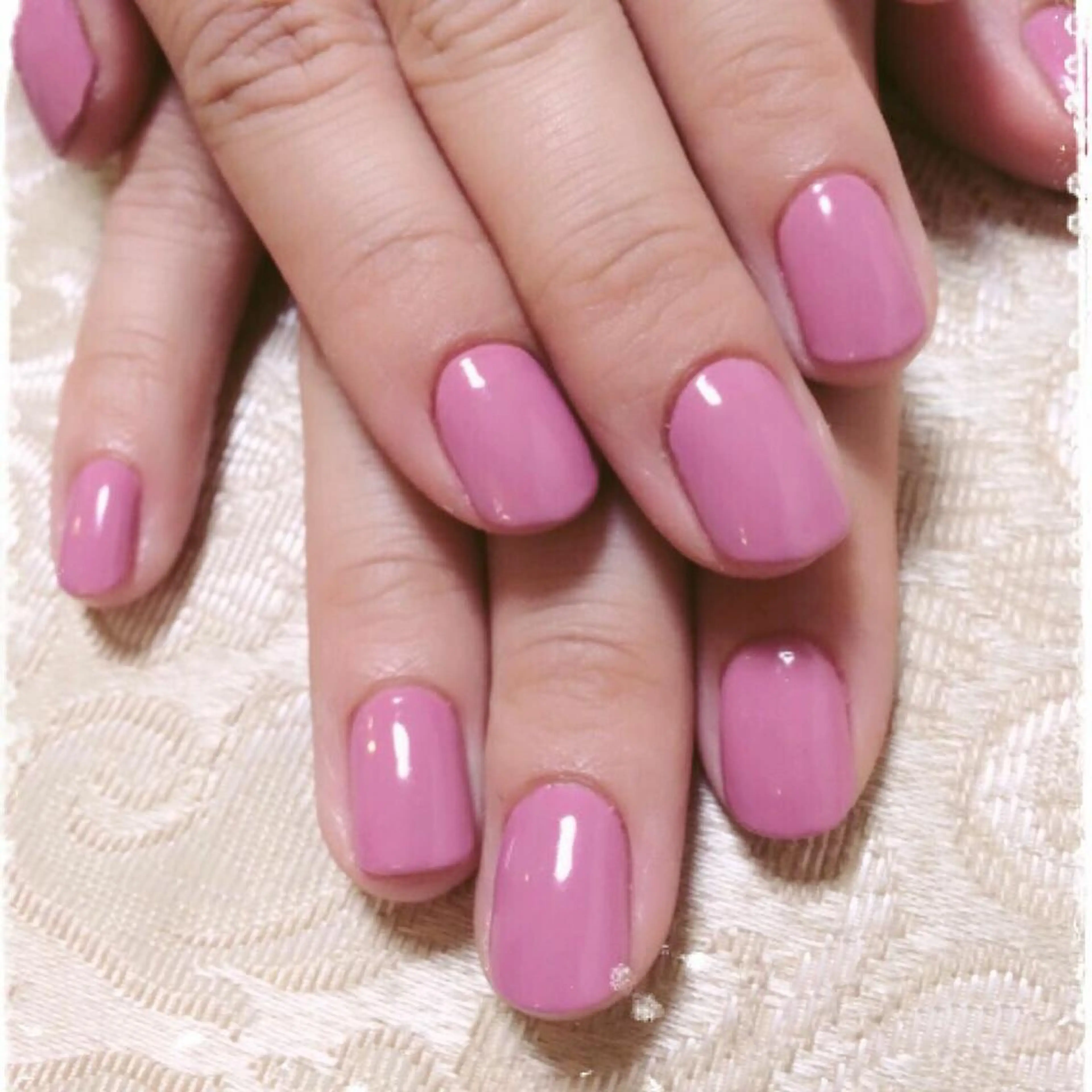 ネイル シンプルネイル THECOLORS所属・近貞 莉奈のネイルデザイン