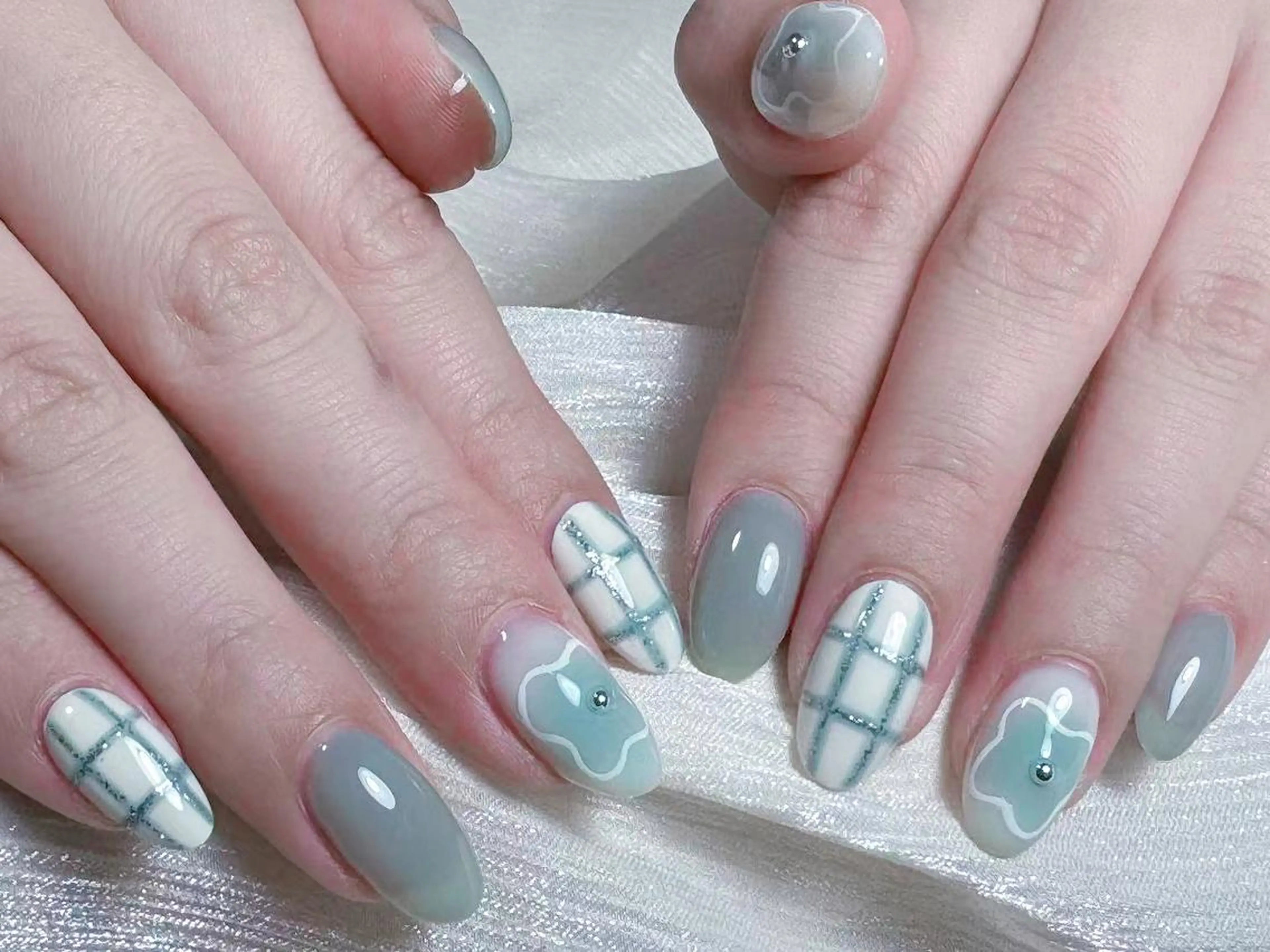 ネイル ハンドネイル ハンドケア るか 池袋のネイルデザイン