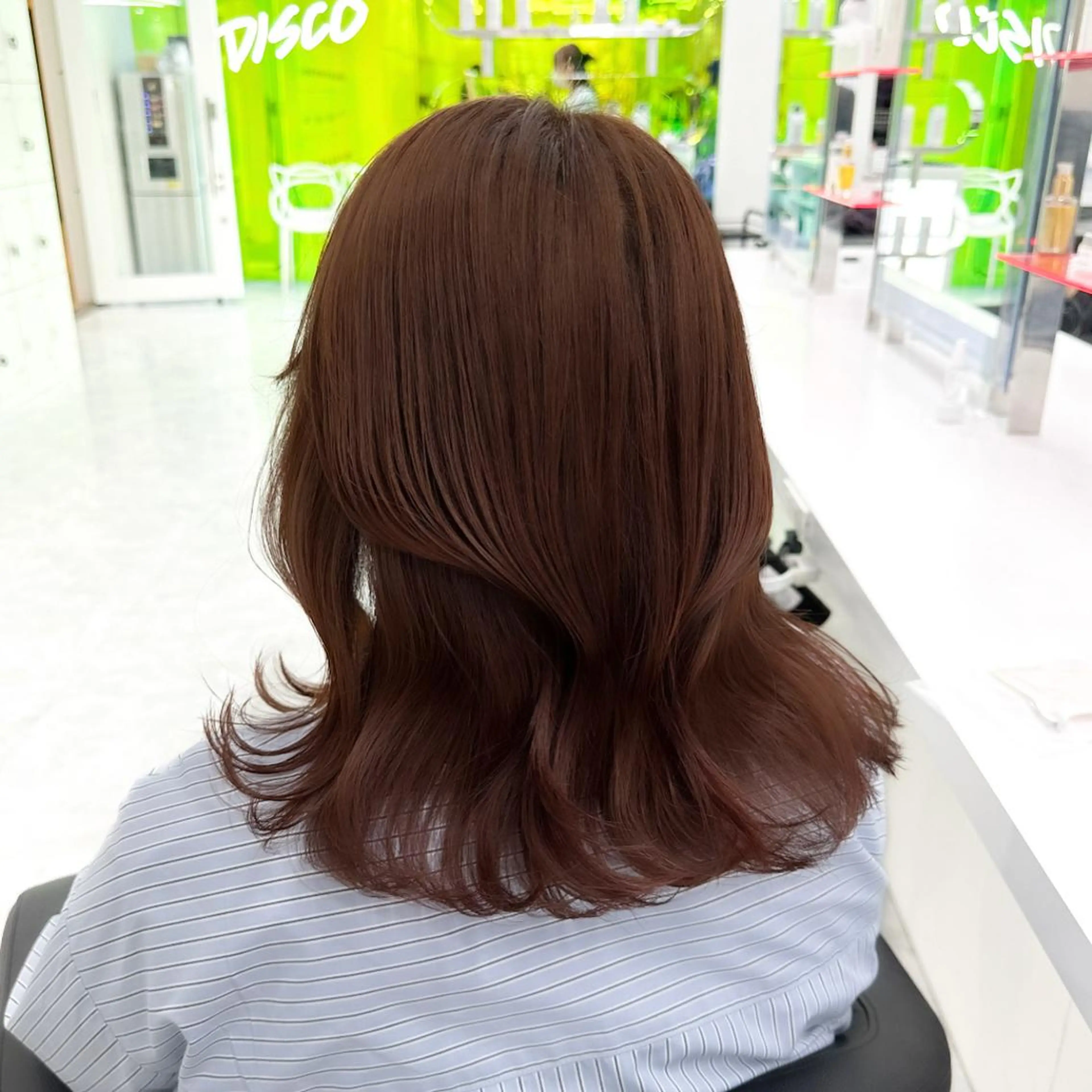 ミディアム チョコレートブラウン ミルクティーブラウン ピンクブラウン ピンクラベンダー 顔周りカット 🤎MISAKI 艶髪カラー🤎のヘアスタイル